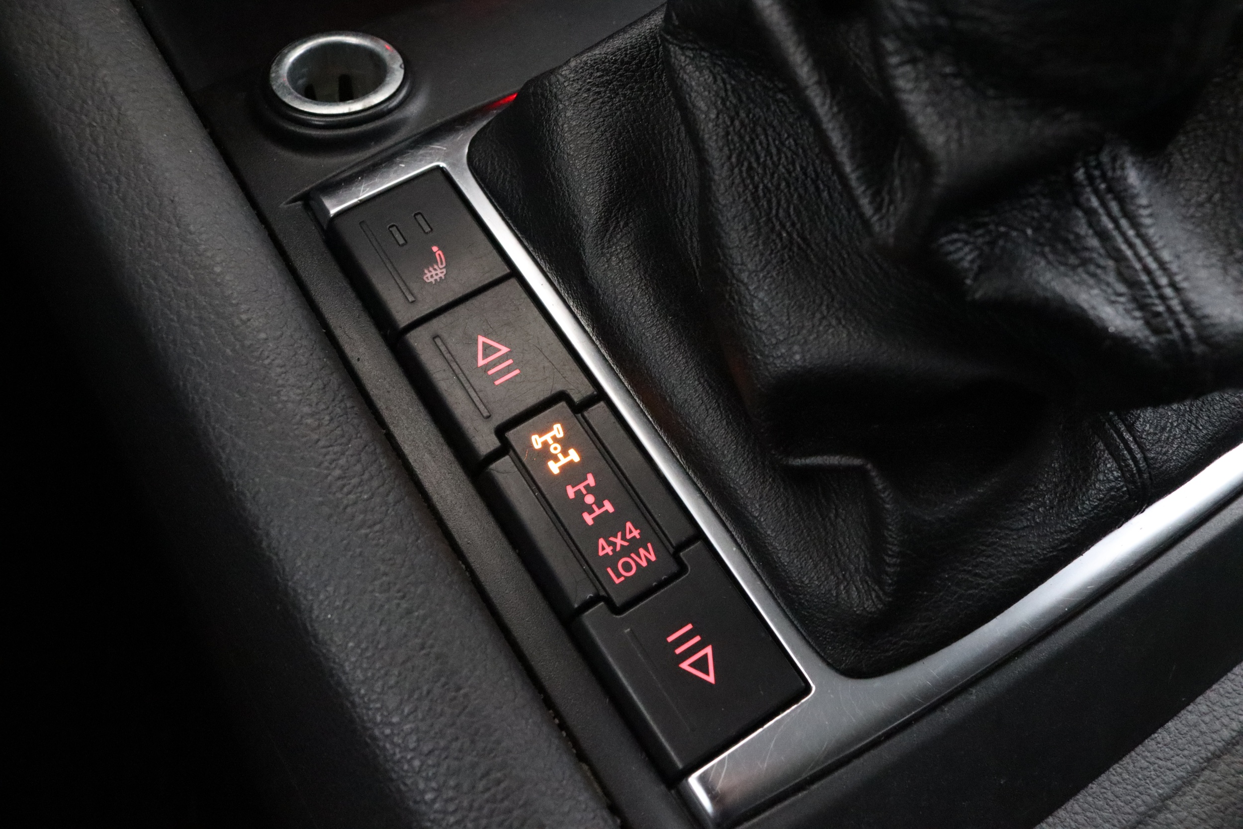 VOLKSWAGEN Amarok 2012