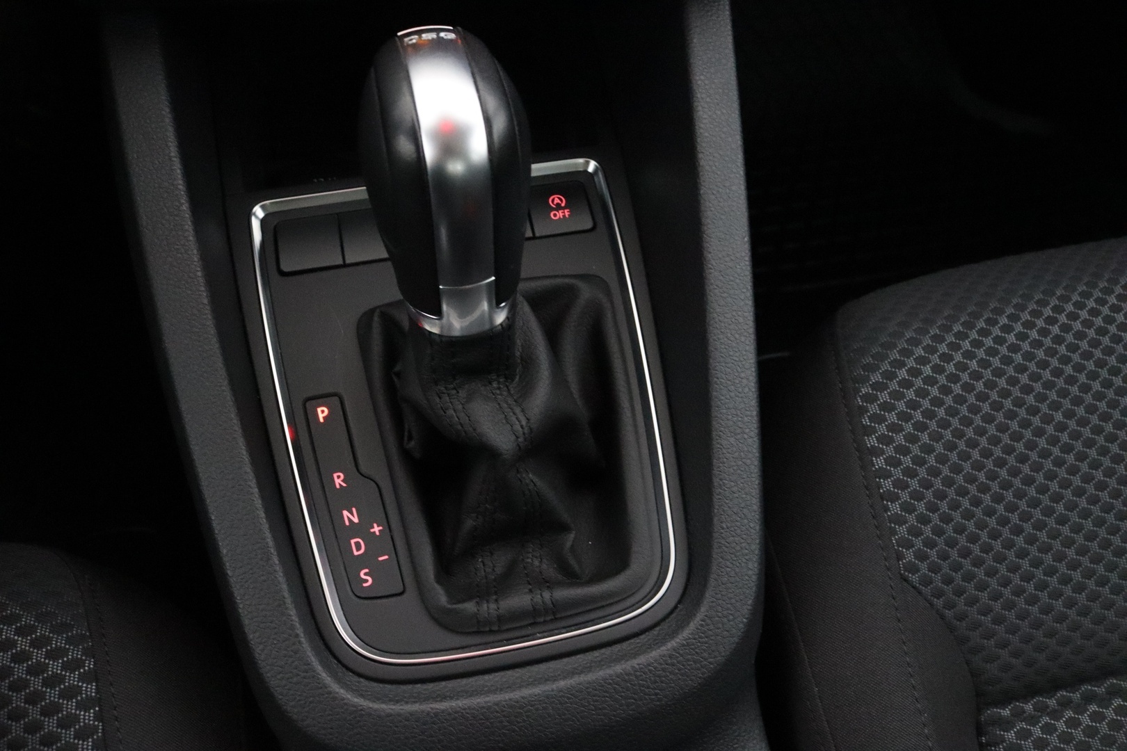 VOLKSWAGEN Jetta 2015