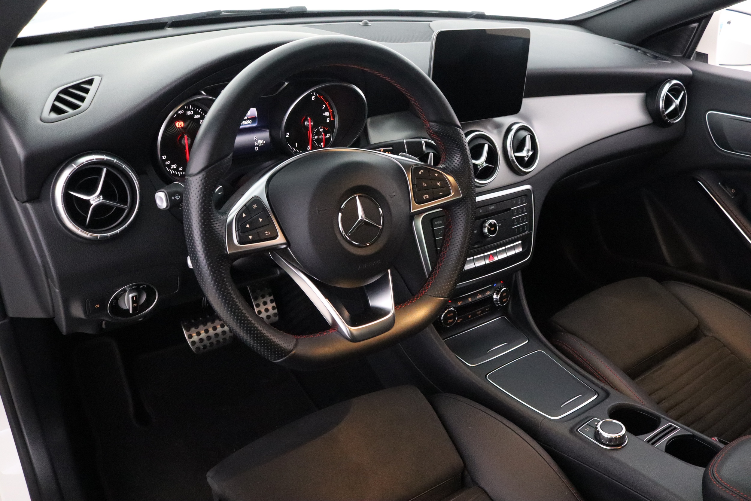 MERCEDES-BENZ CLA 2018