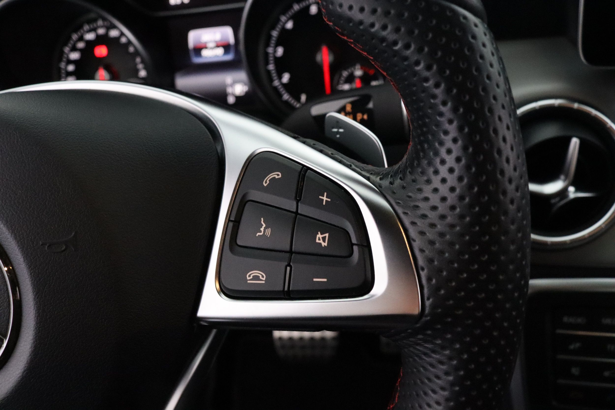 MERCEDES-BENZ CLA 2018