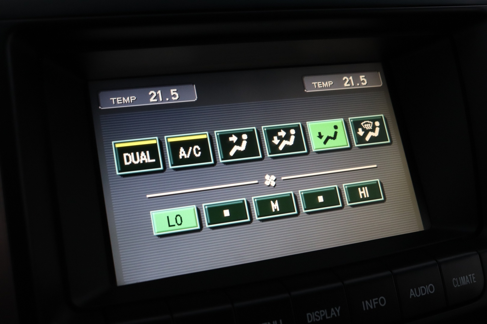 TOYOTA Land Cruiser 24