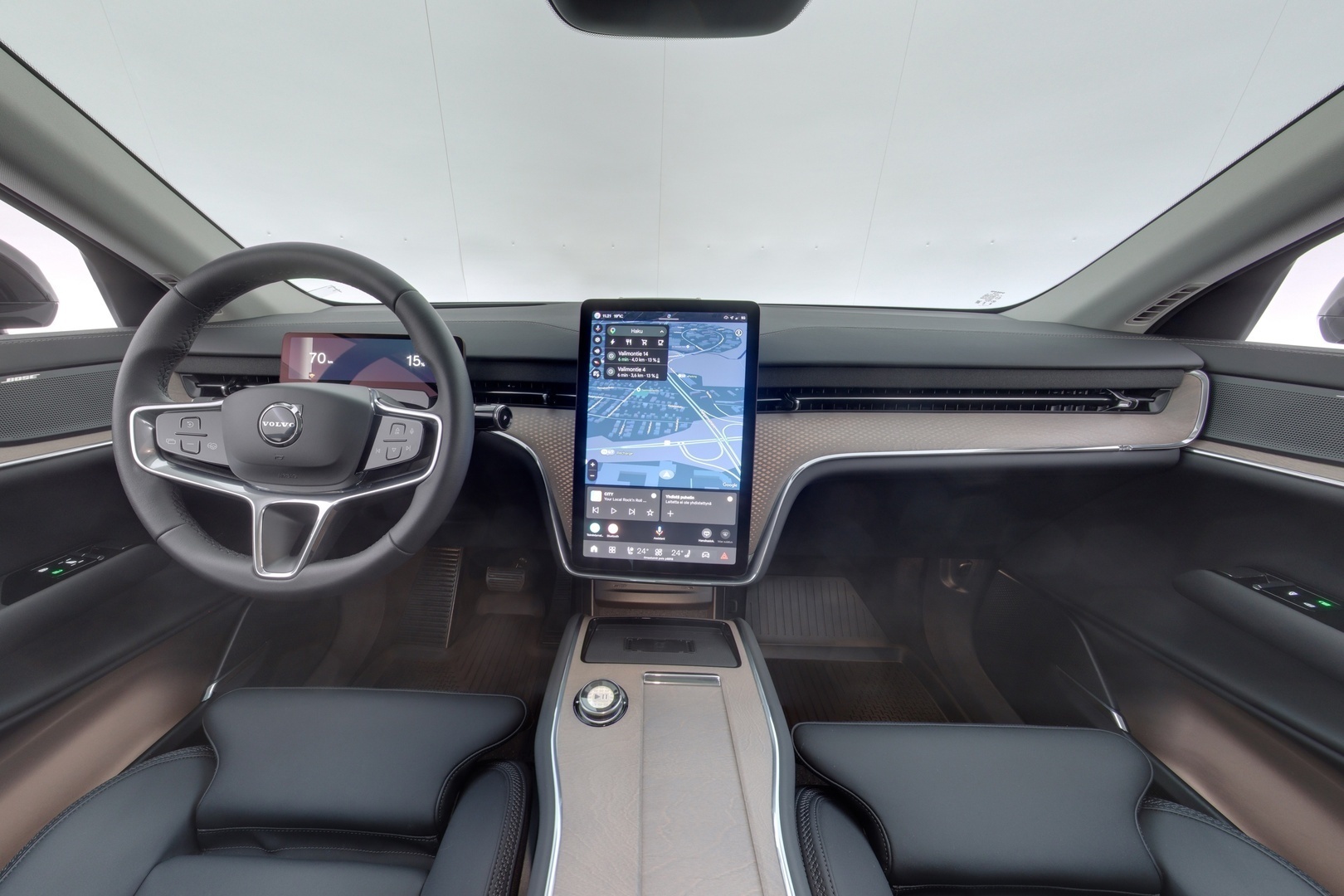 VOLVO EX90 10