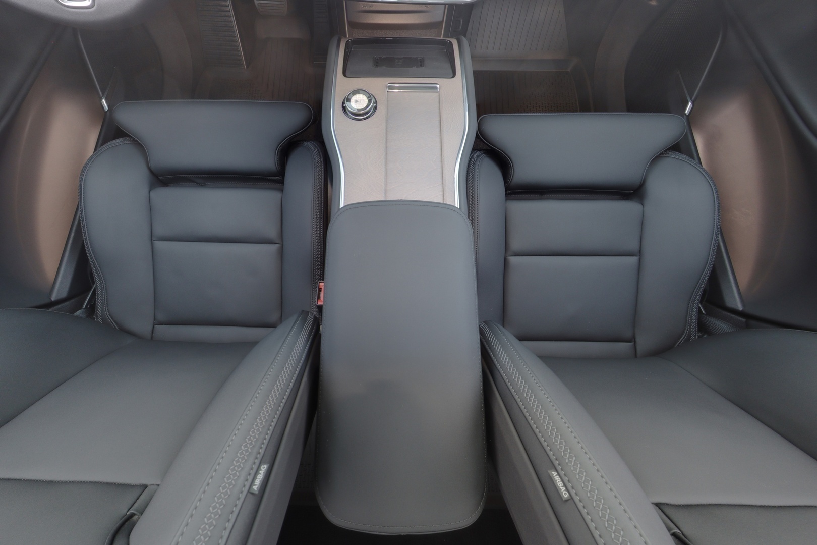 VOLVO EX90 12