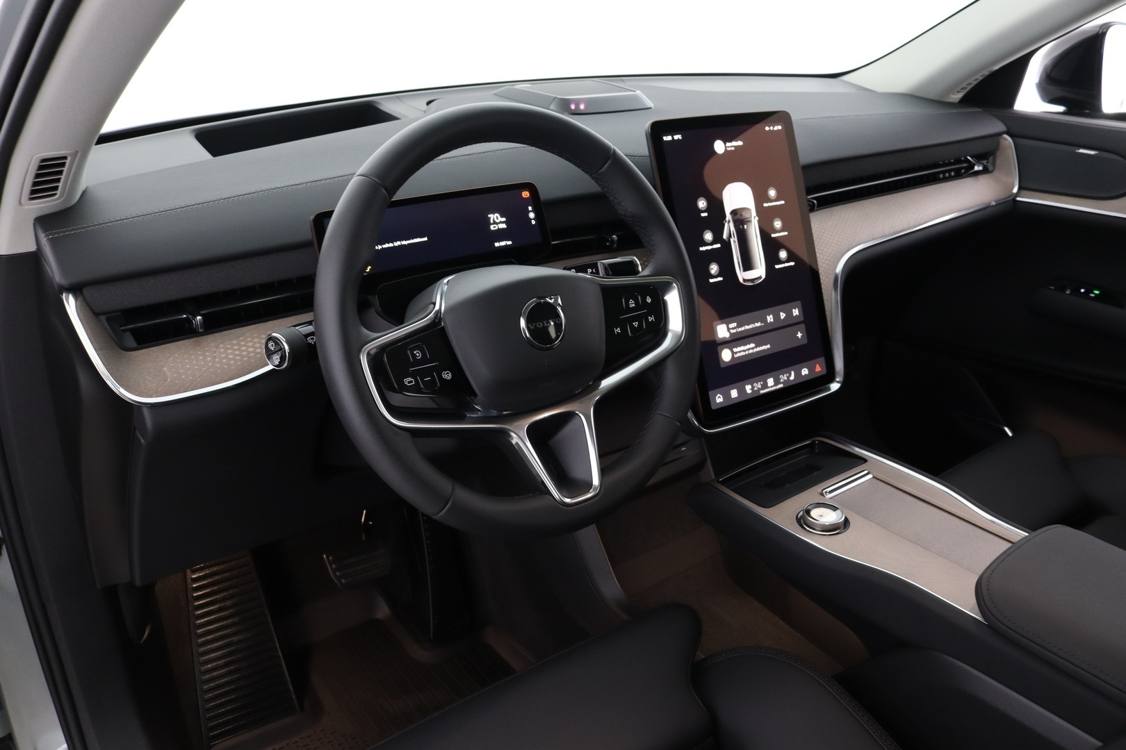 VOLVO EX90 14