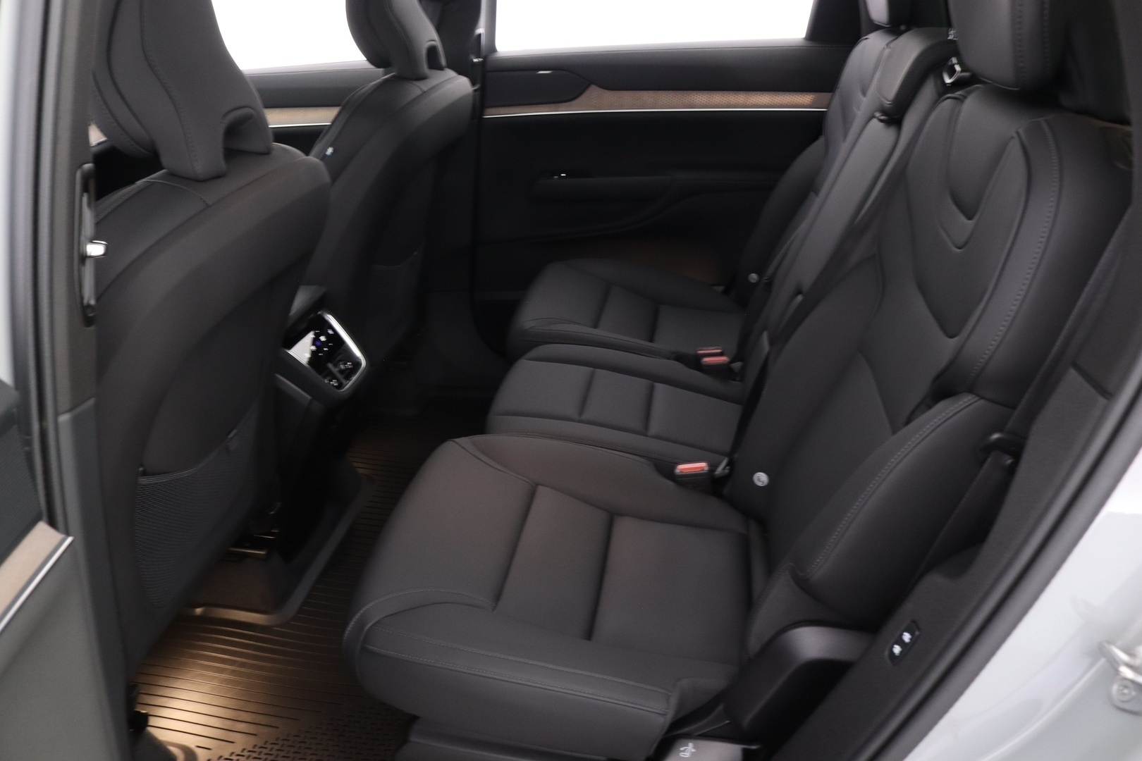 VOLVO EX90 15