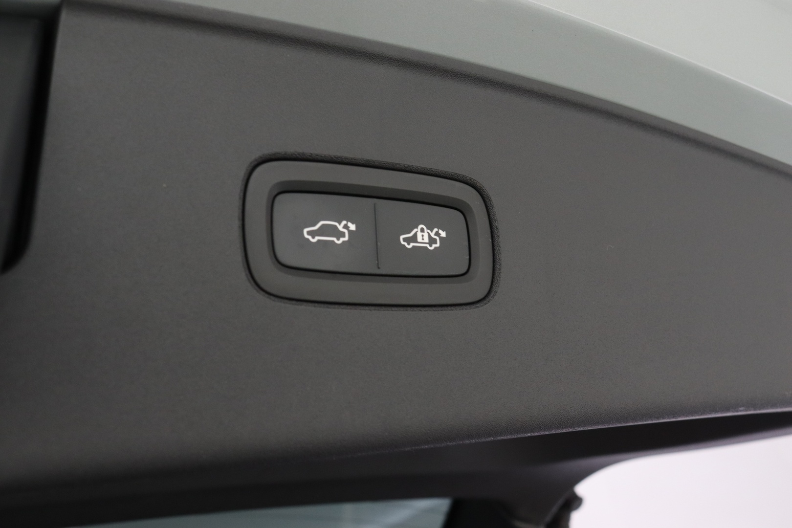 VOLVO EX90 38