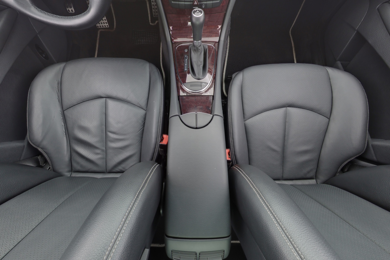 MERCEDES-BENZ E 2005