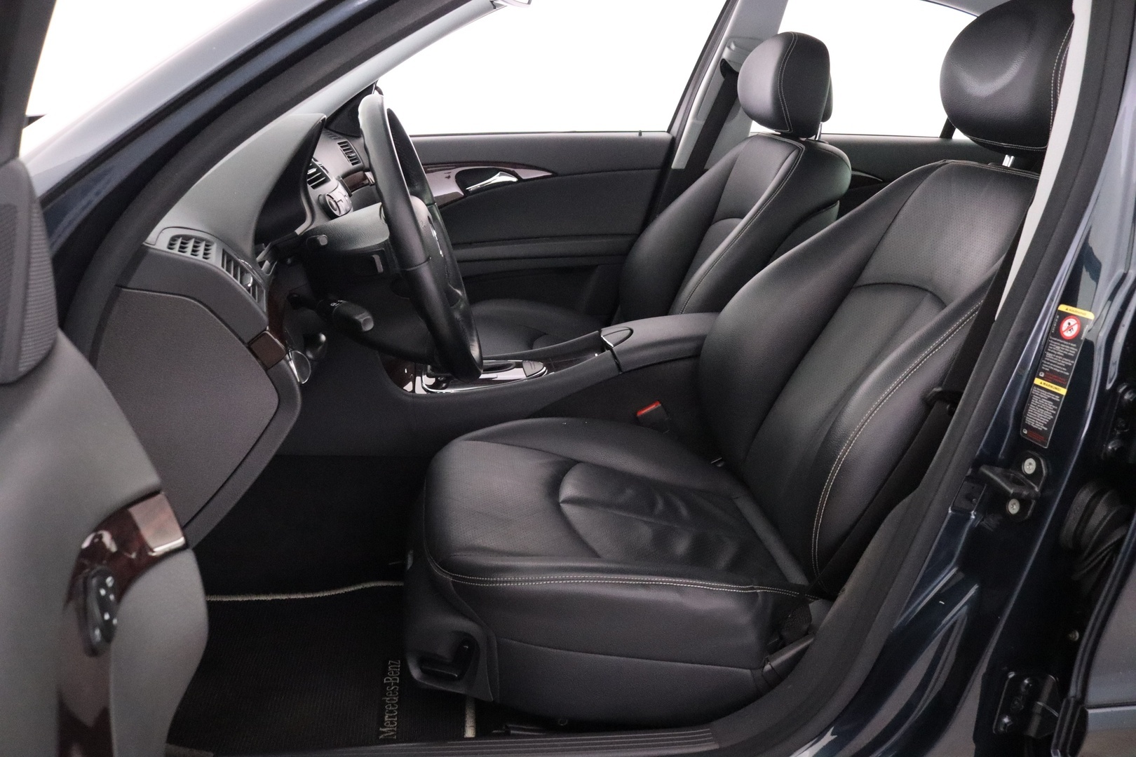 MERCEDES-BENZ E 2005