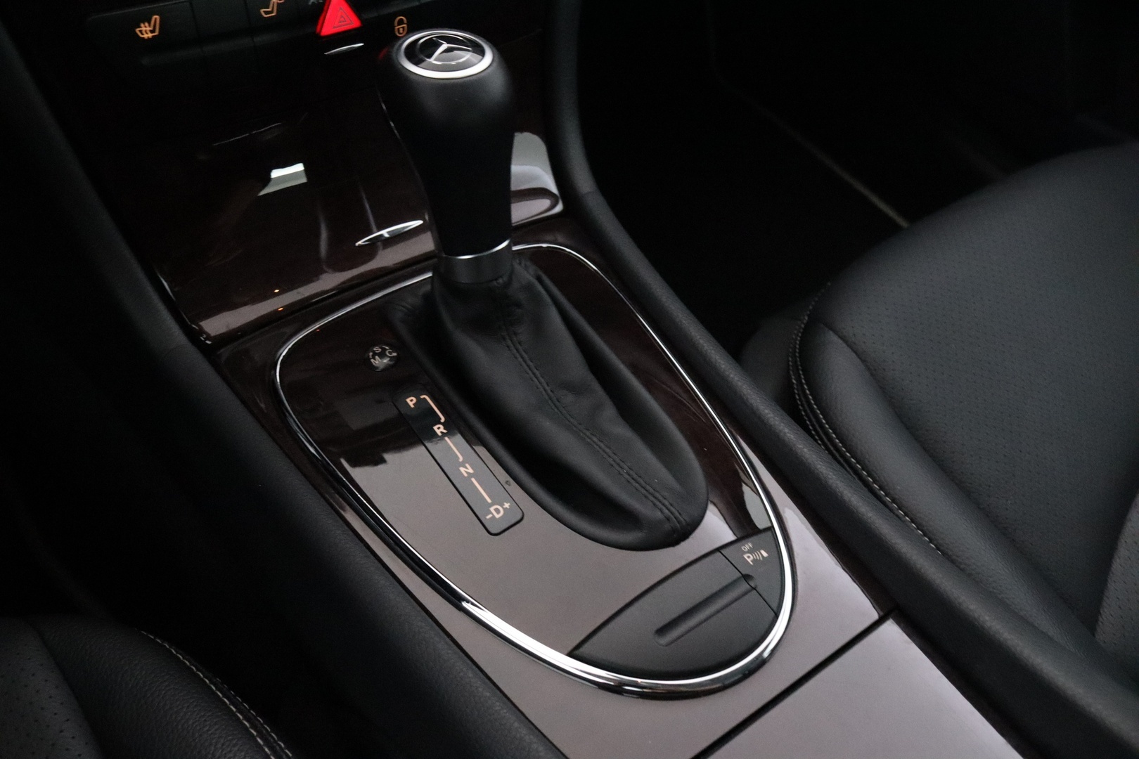 MERCEDES-BENZ E 2005