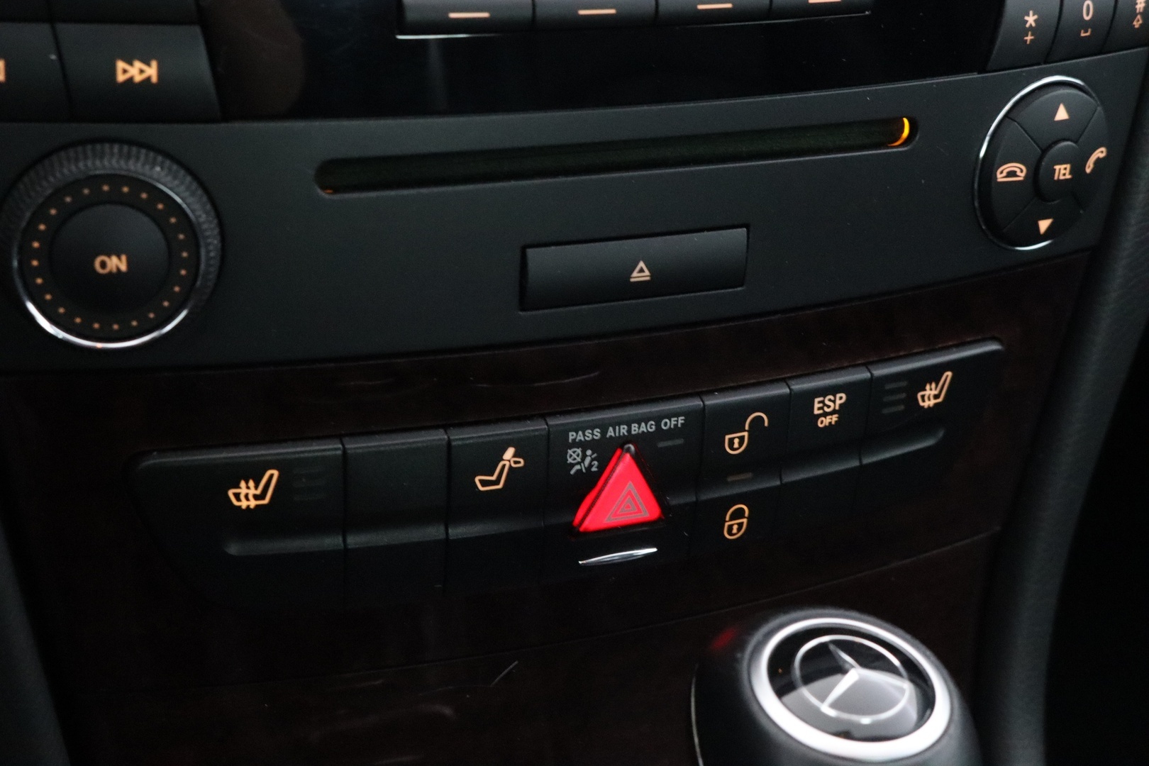 MERCEDES-BENZ E 2005