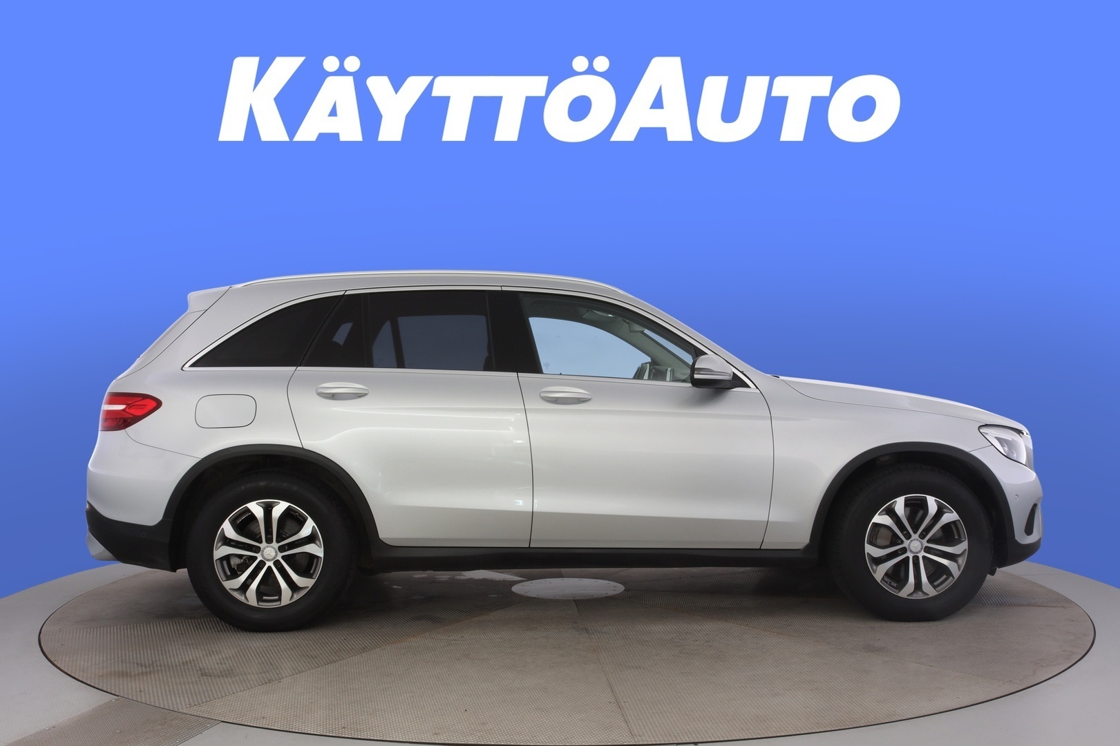 MERCEDES-BENZ GLC 8