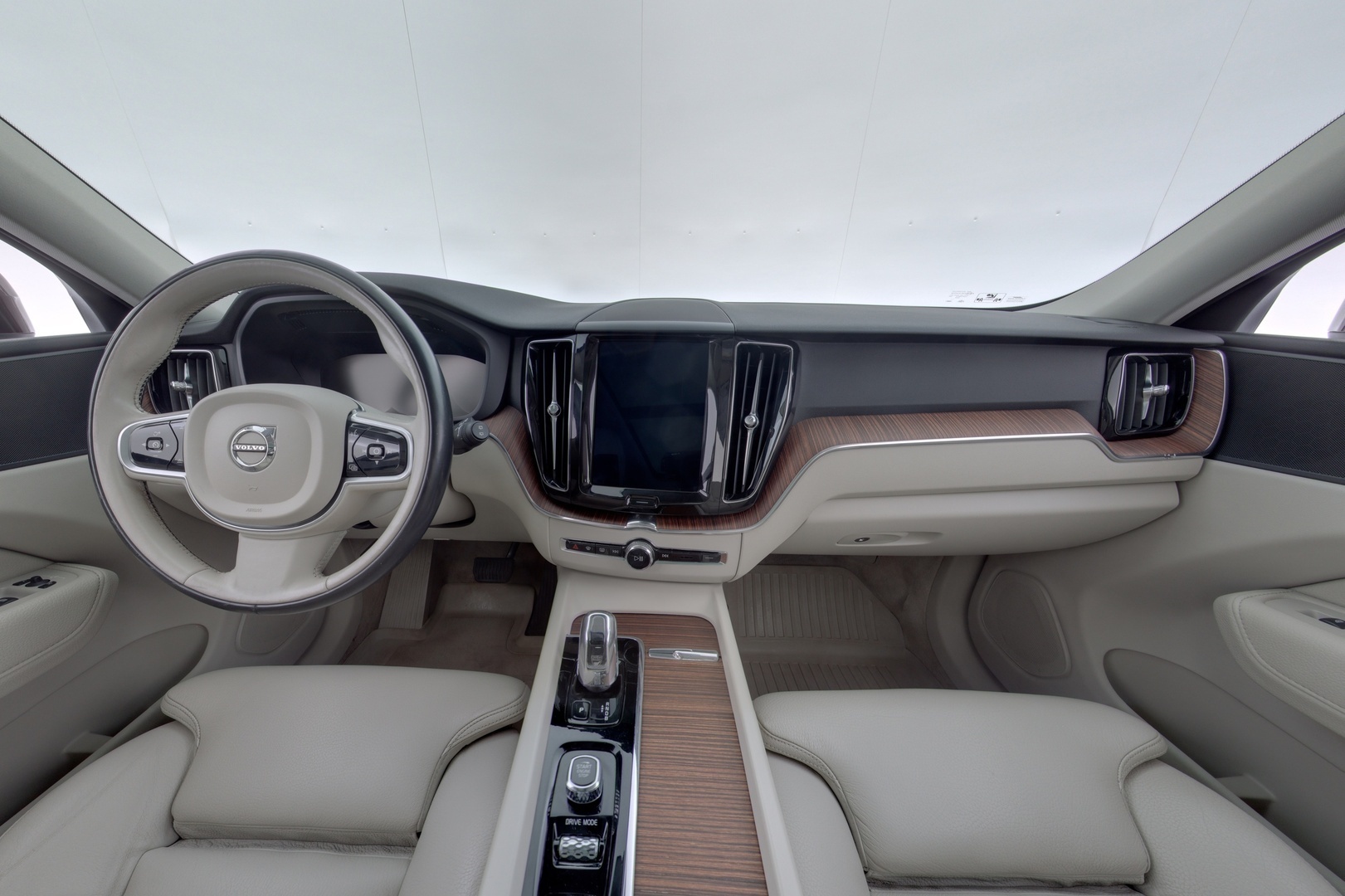 VOLVO XC60 2017