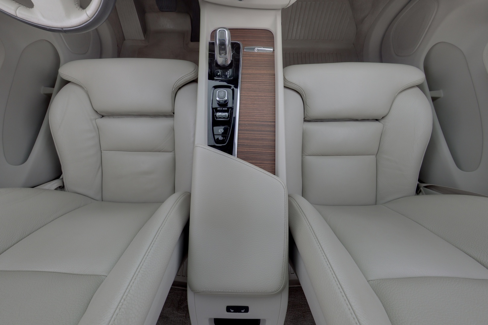 VOLVO XC60 2017