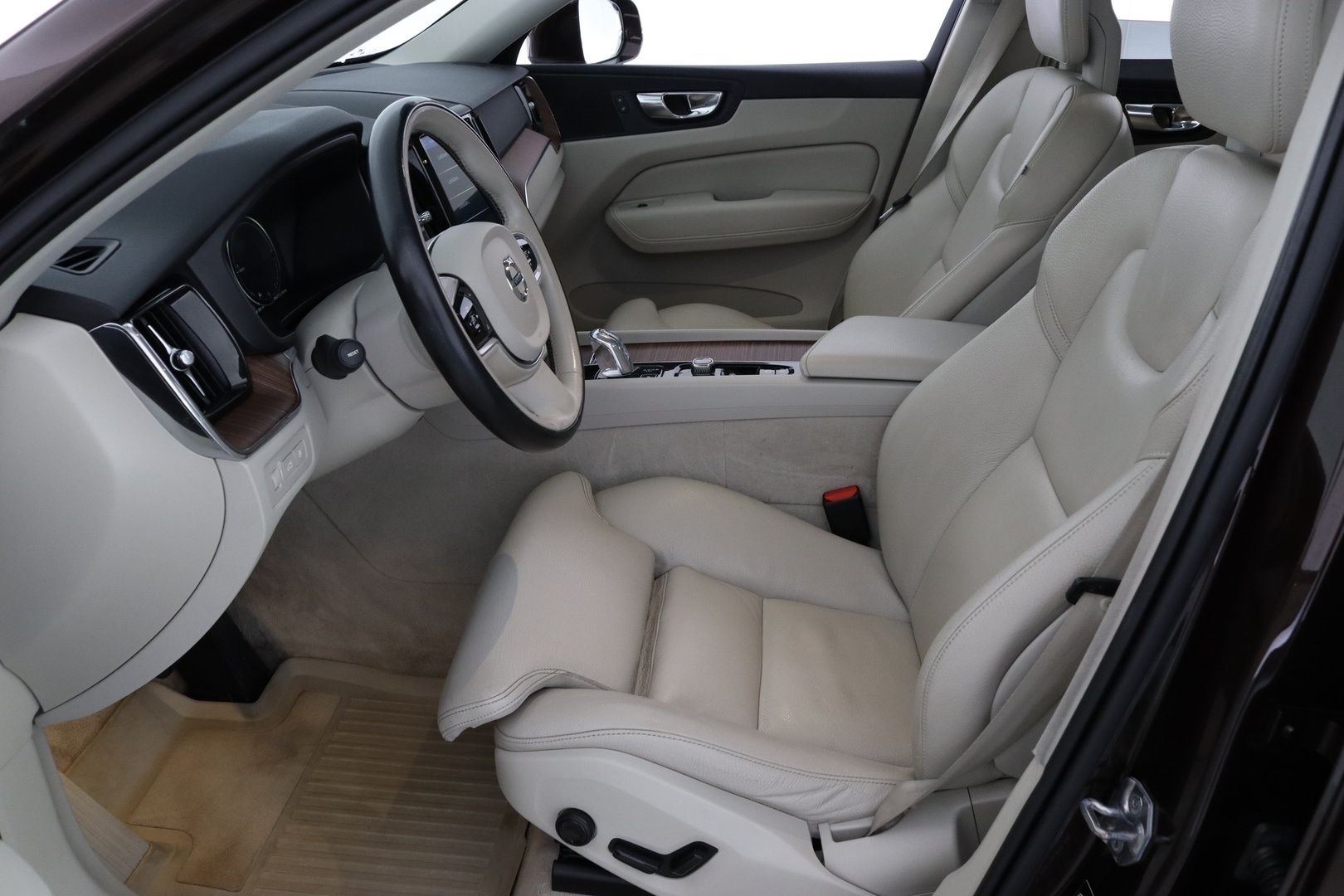 VOLVO XC60 2017