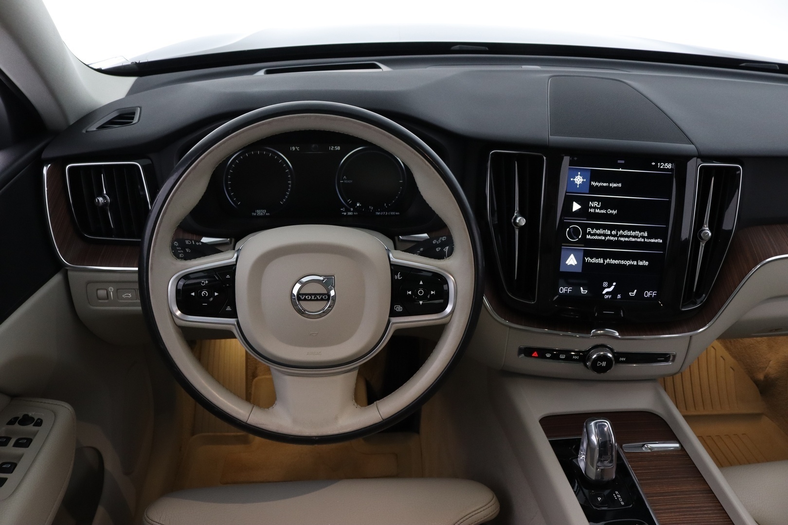 VOLVO XC60 2017
