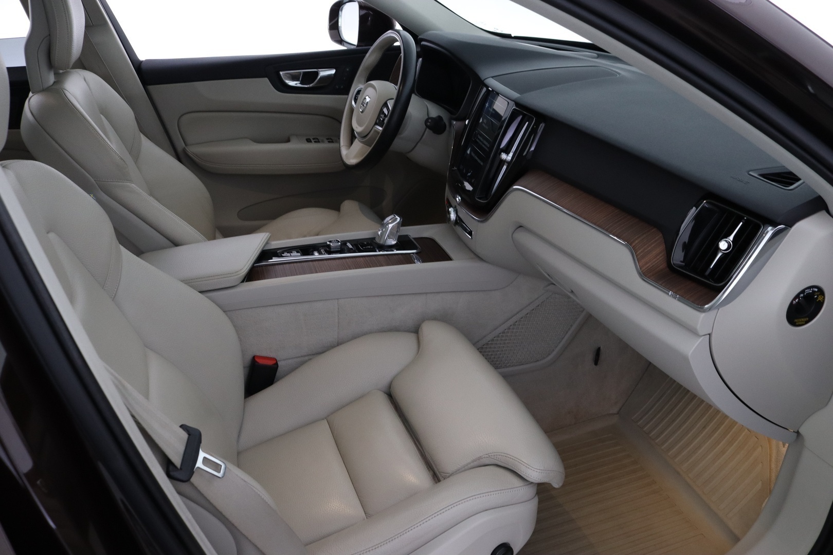 VOLVO XC60 2017