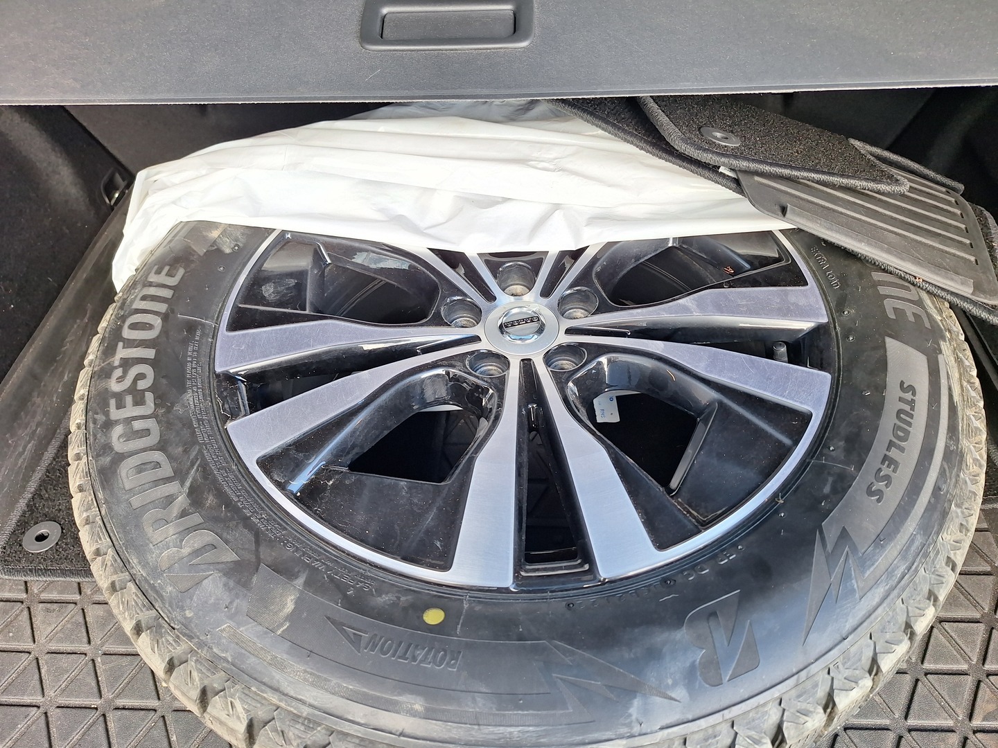 VOLVO XC60 2021