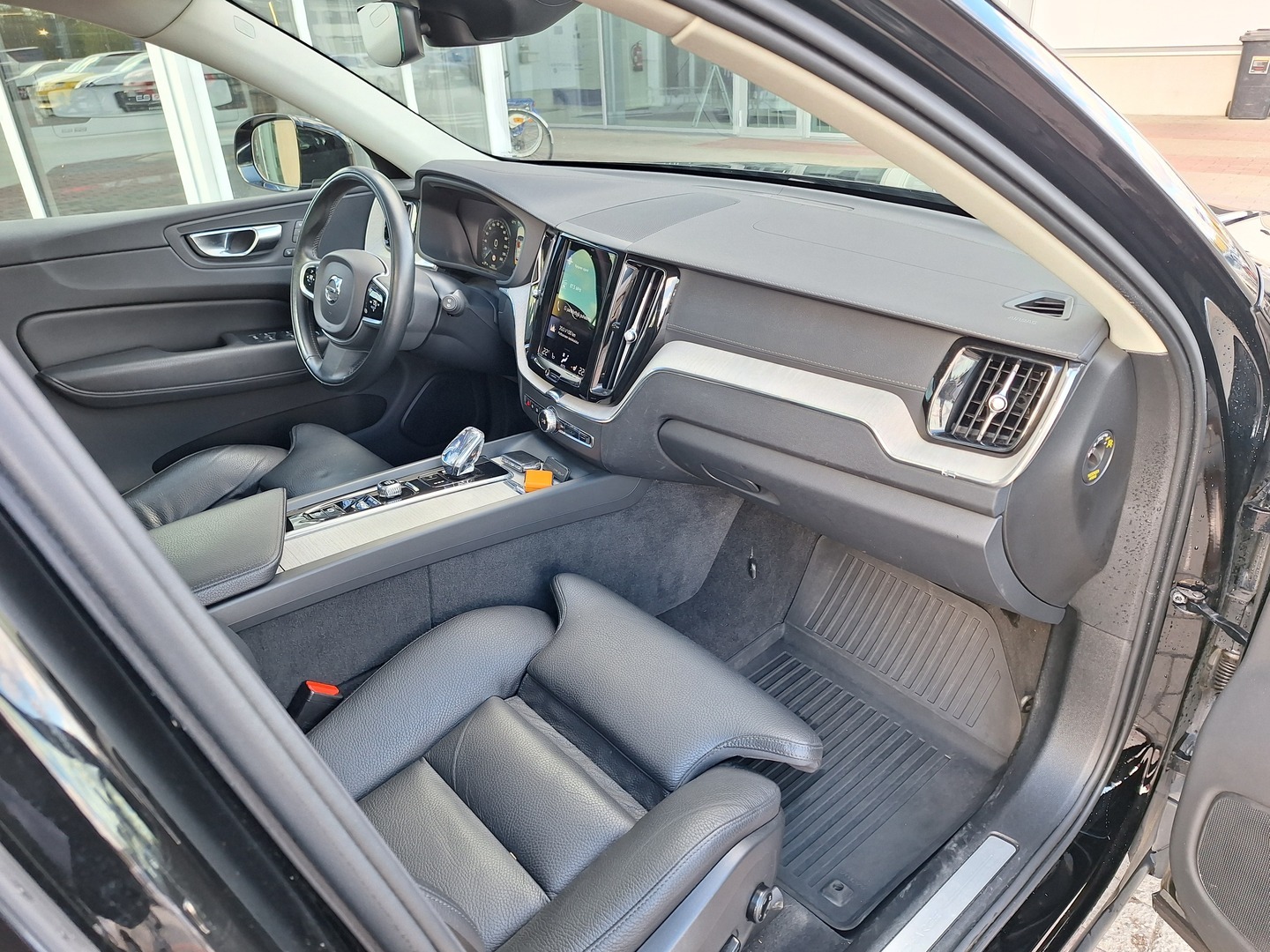 VOLVO XC60 2021