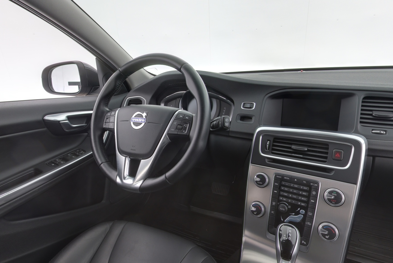VOLVO V60 2017