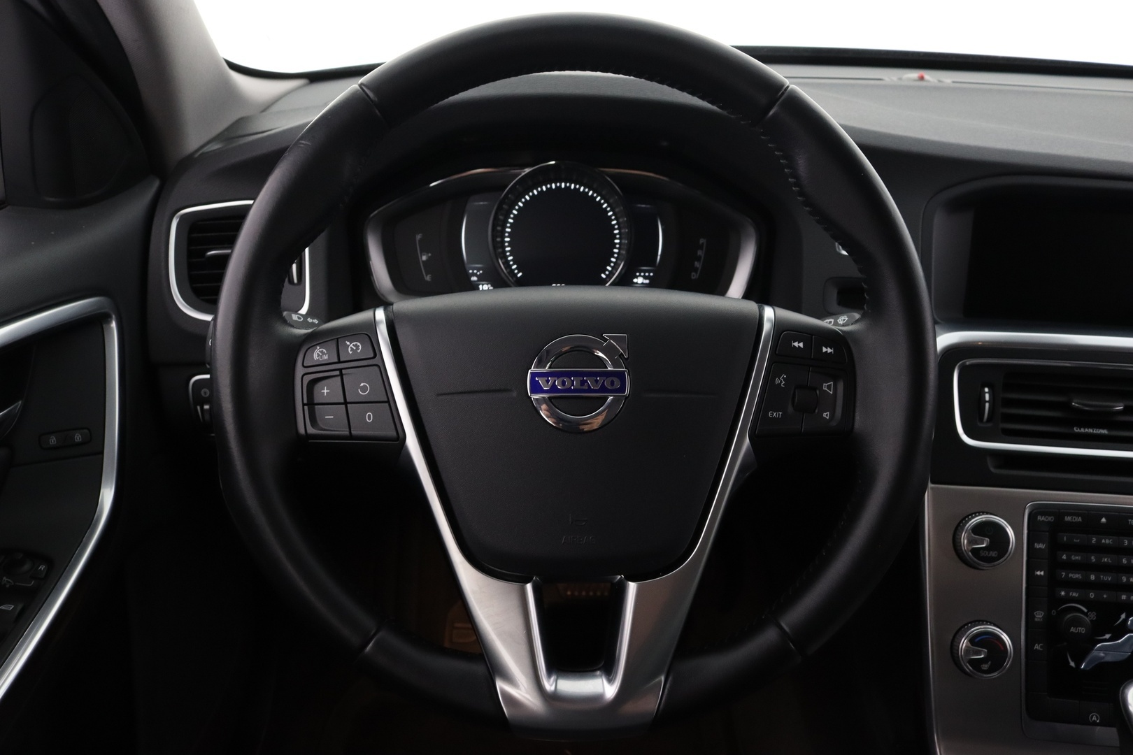 VOLVO V60 2017