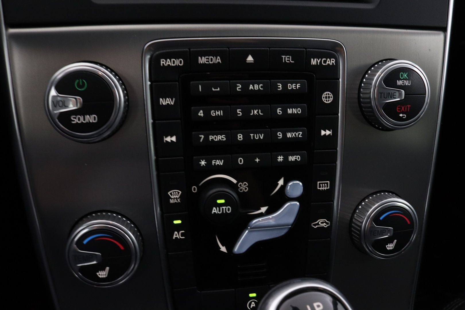 VOLVO V60 2017