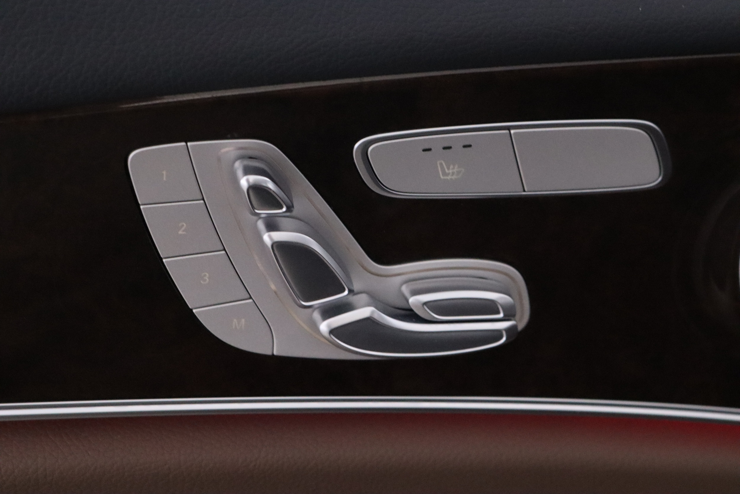 MERCEDES-BENZ E 2022