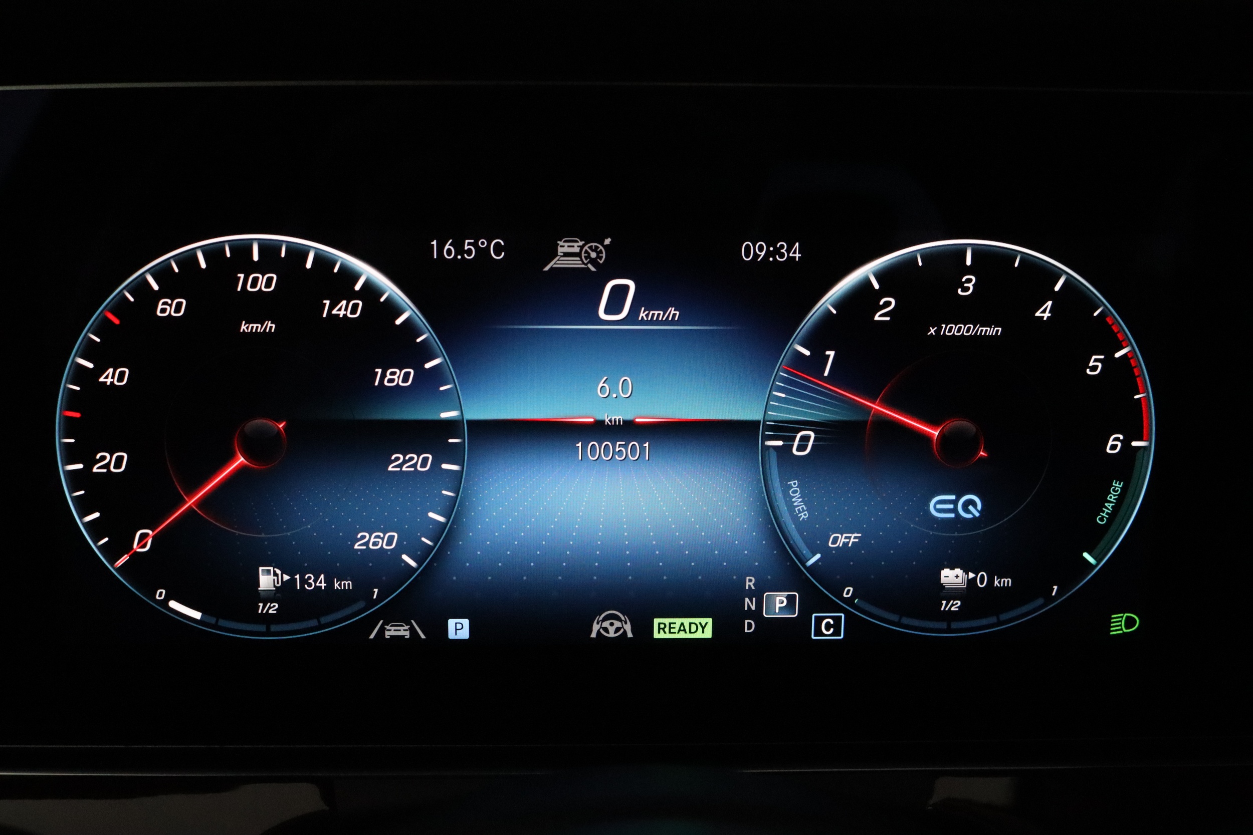 MERCEDES-BENZ E 2022