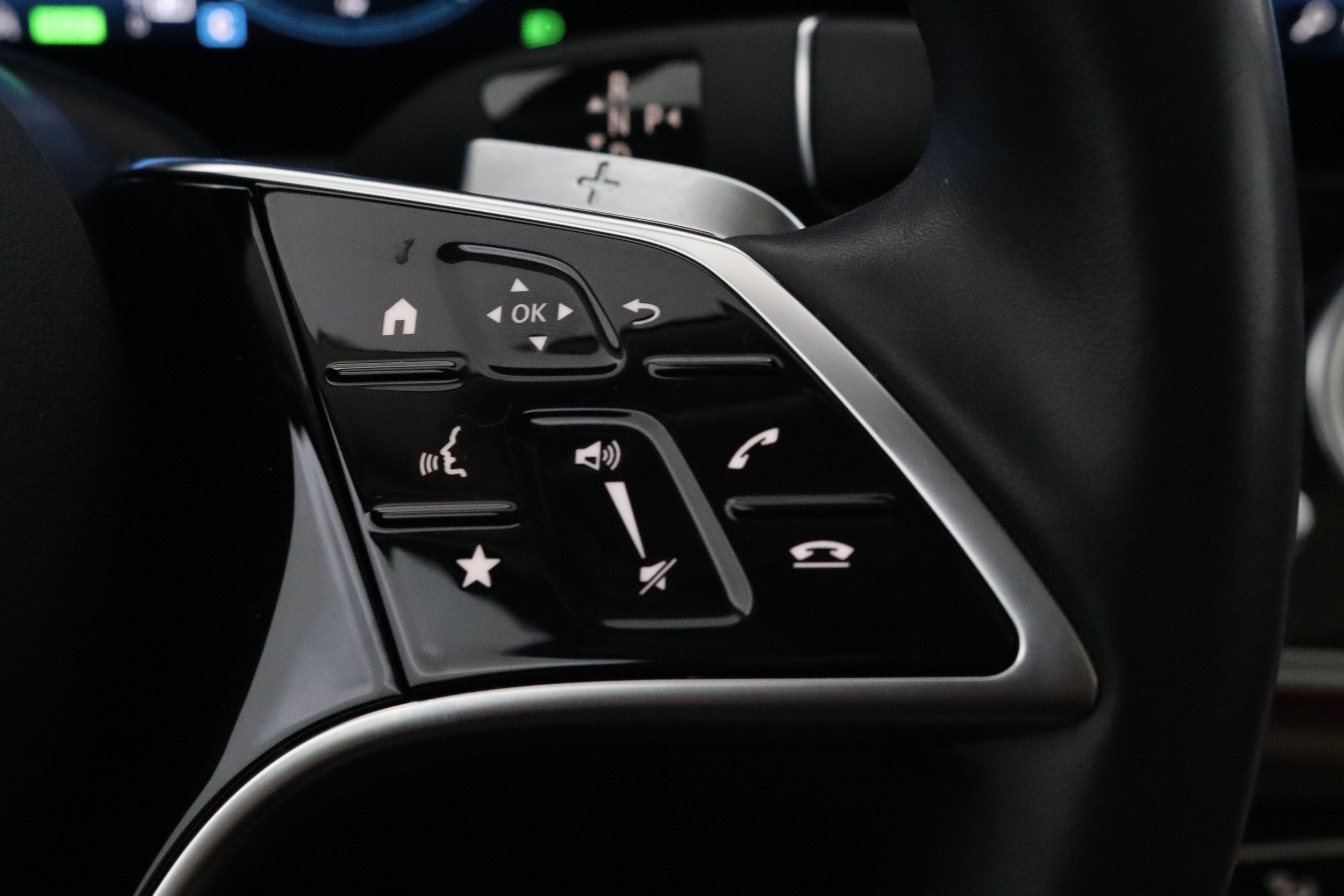 MERCEDES-BENZ E 2022