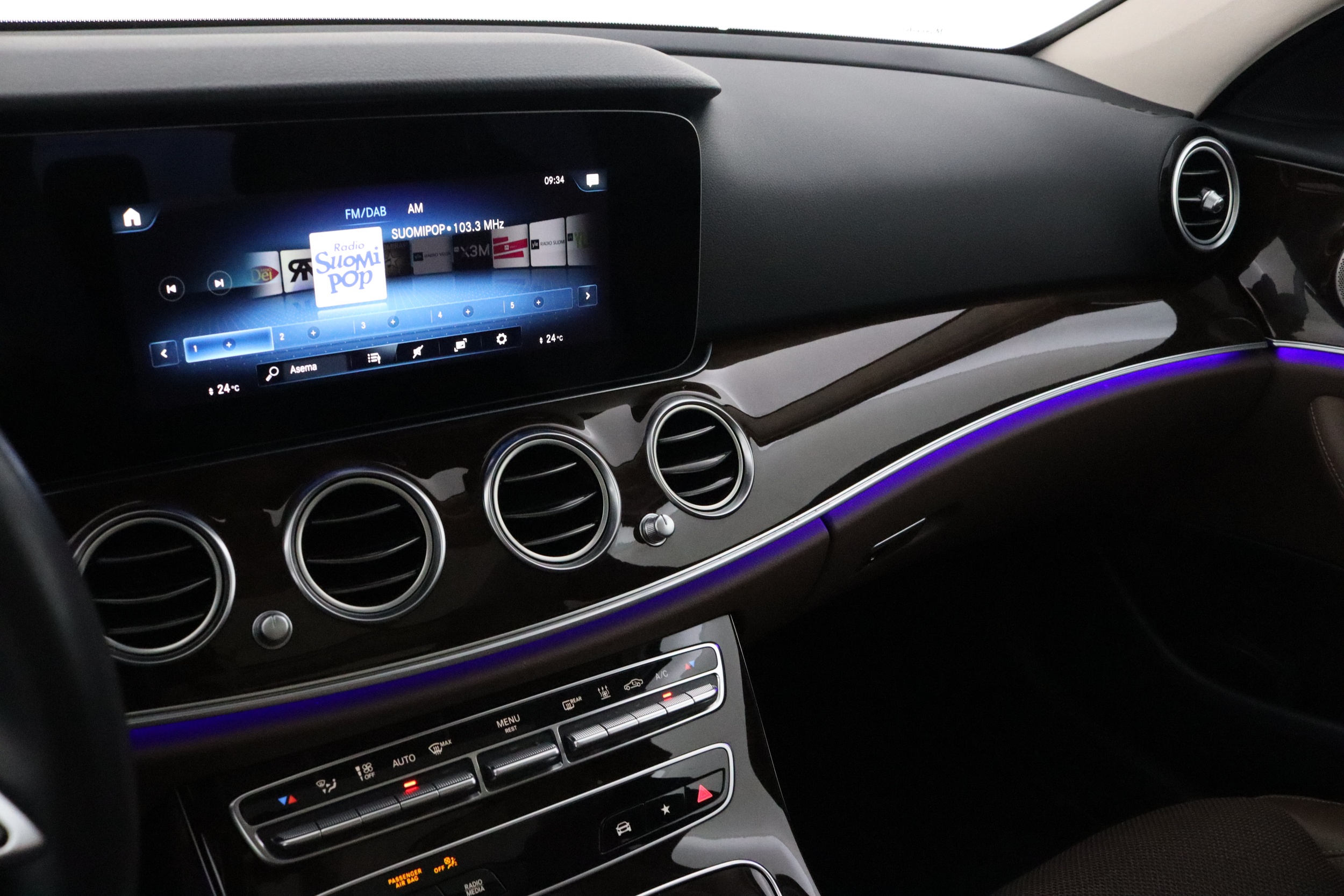 MERCEDES-BENZ E 2022