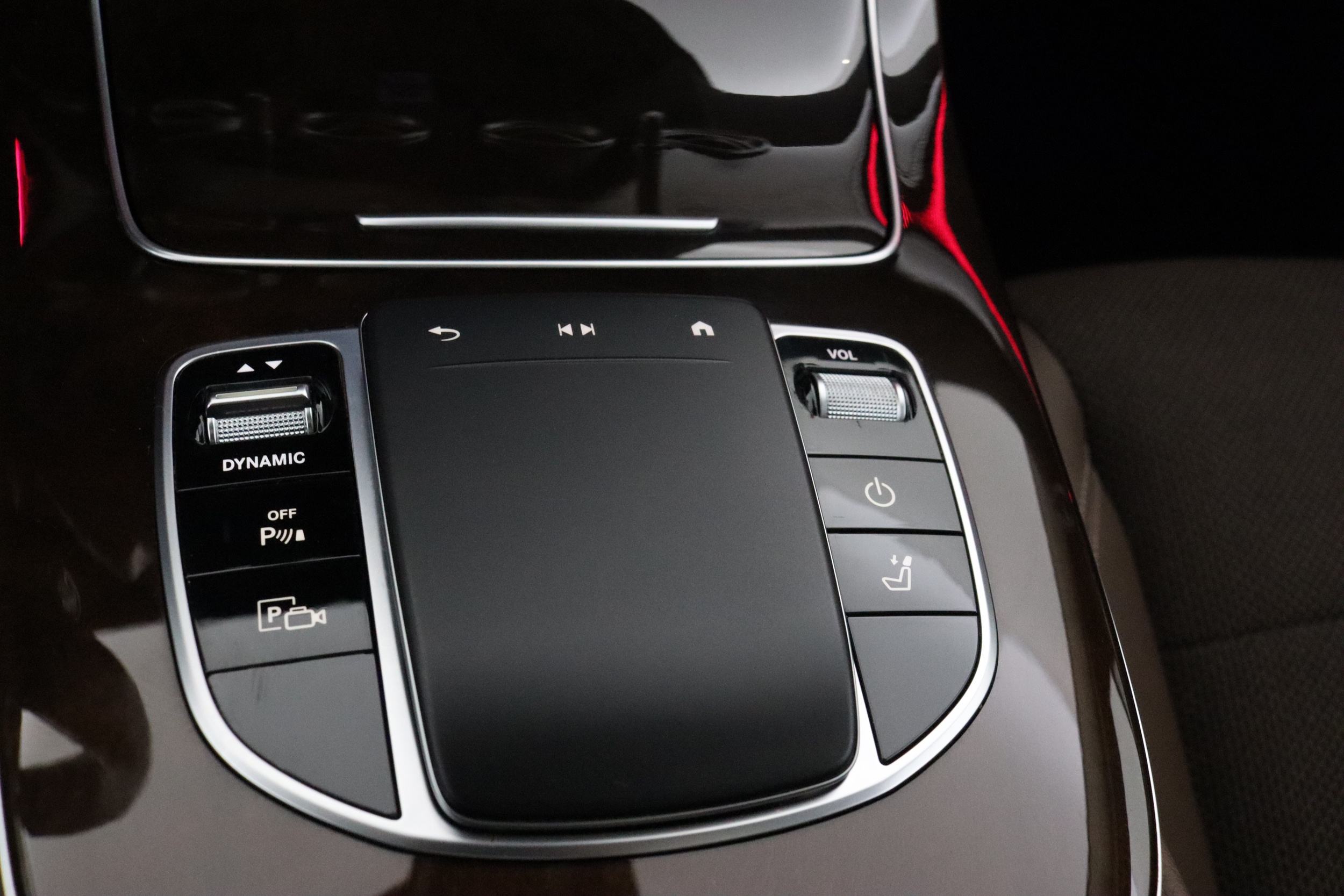 MERCEDES-BENZ E 2022