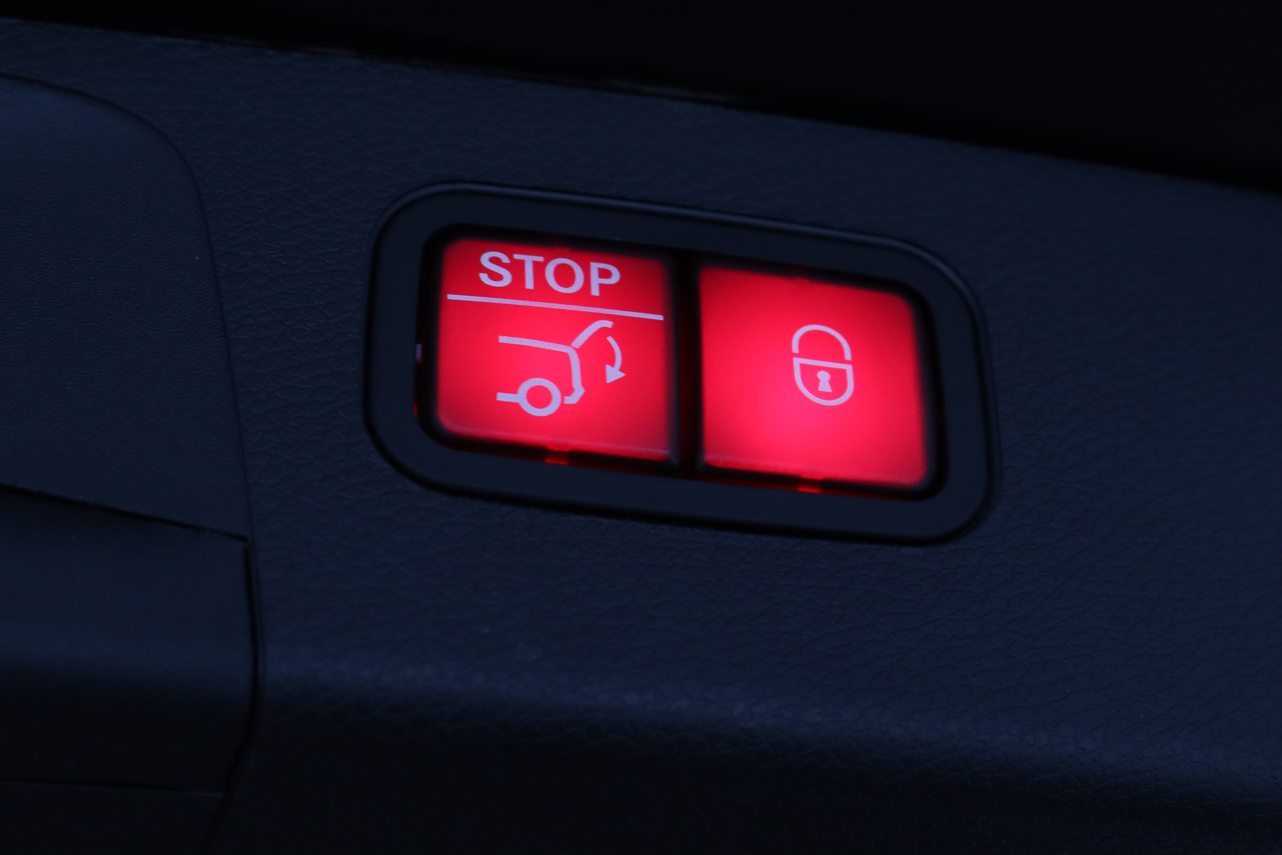 MERCEDES-BENZ E 2022