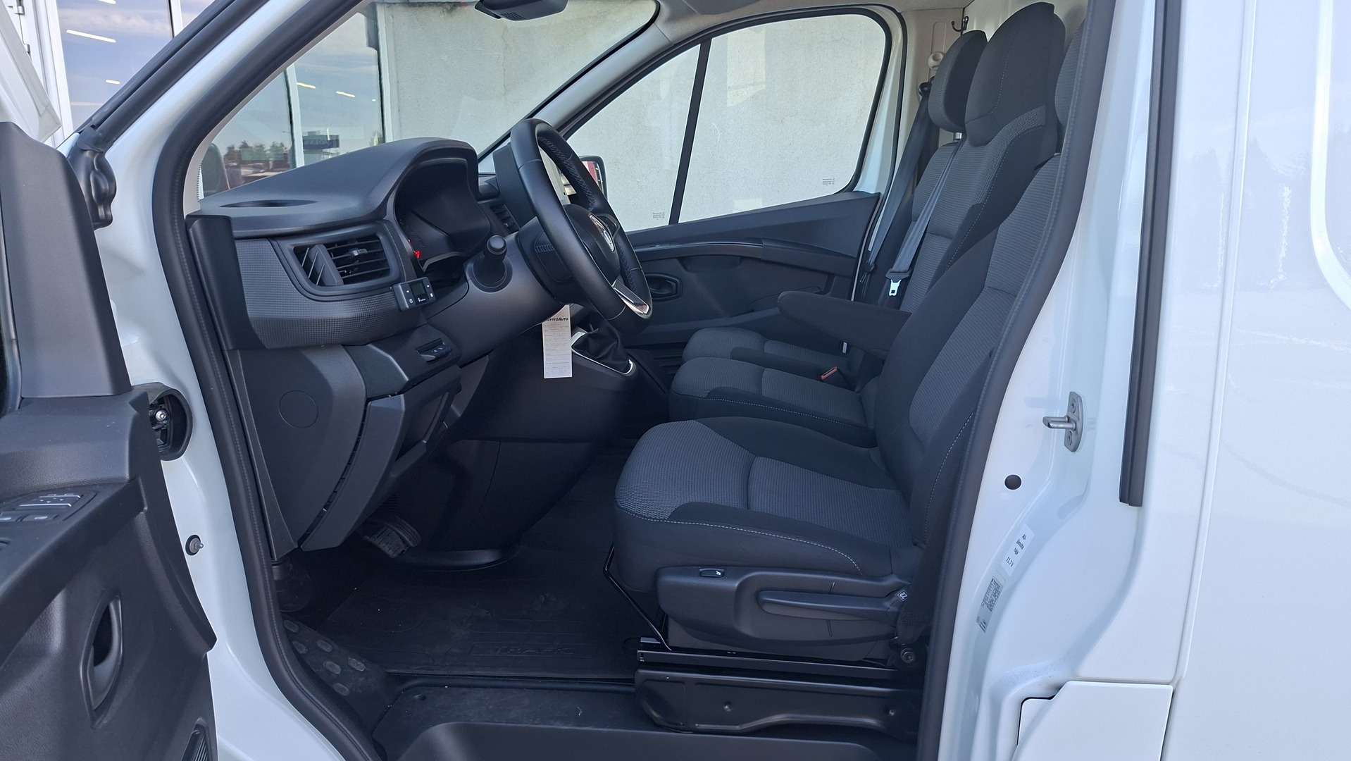 RENAULT Trafic 6