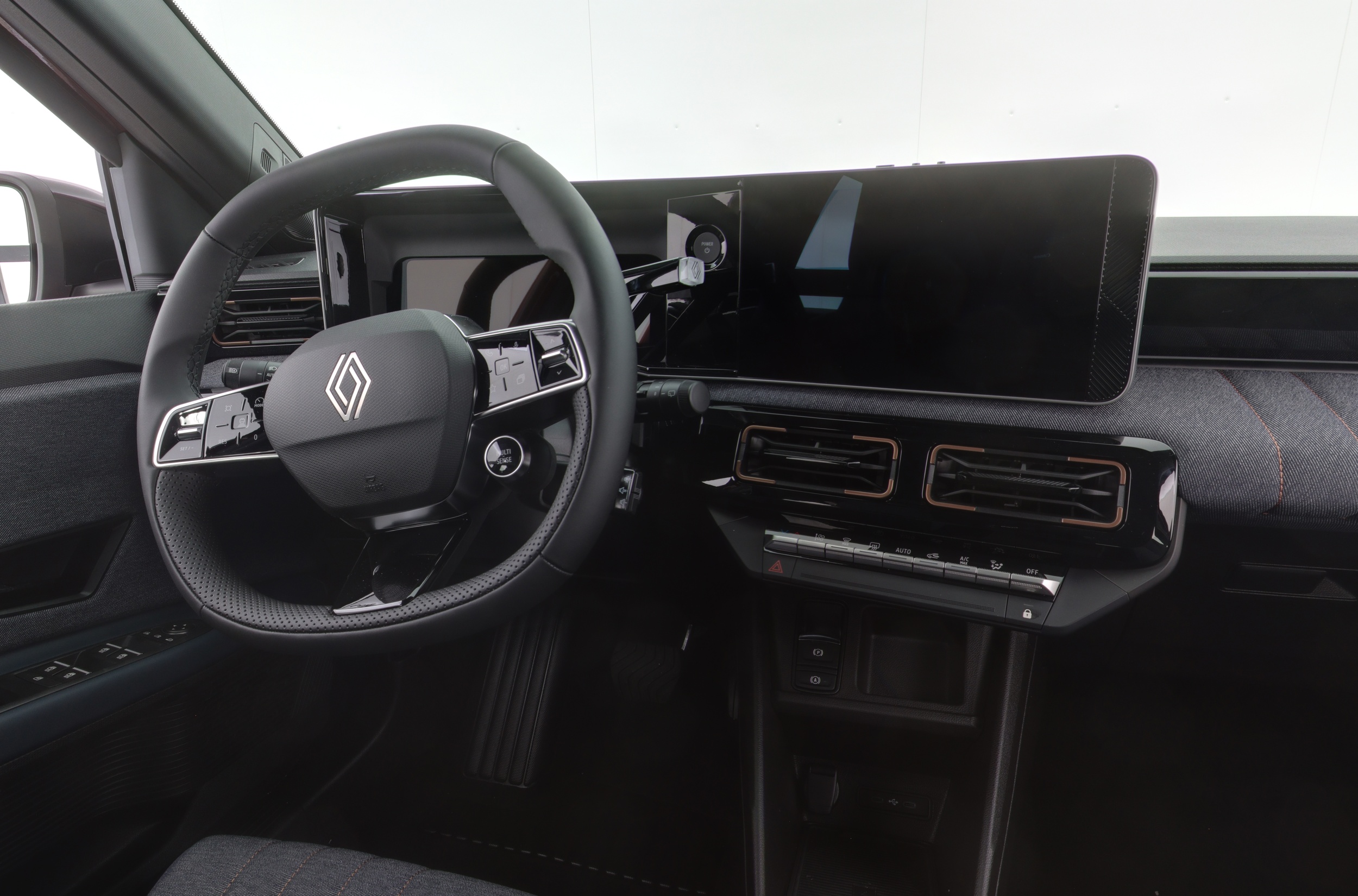 RENAULT 4 2025