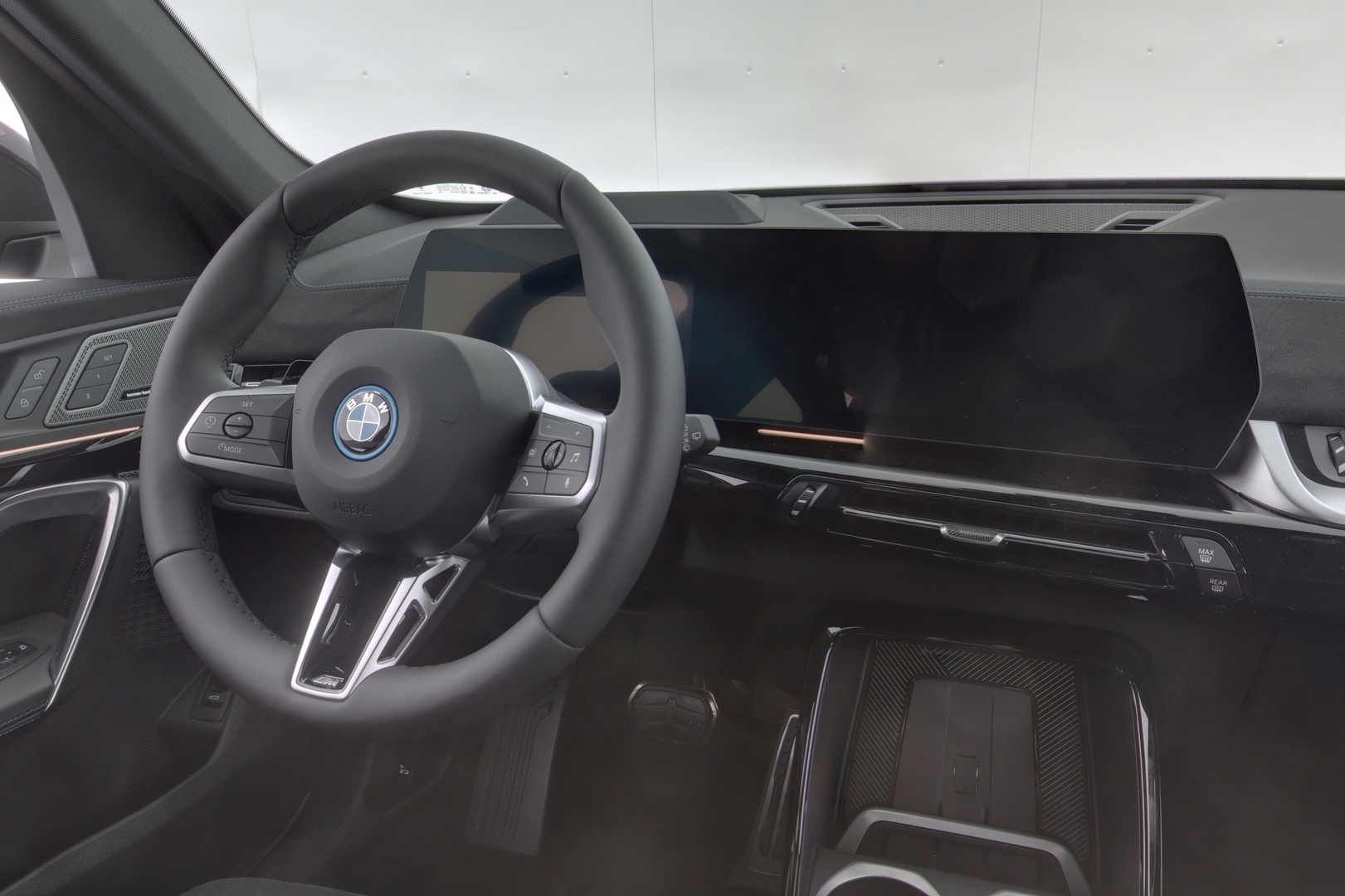 BMW iX1 10