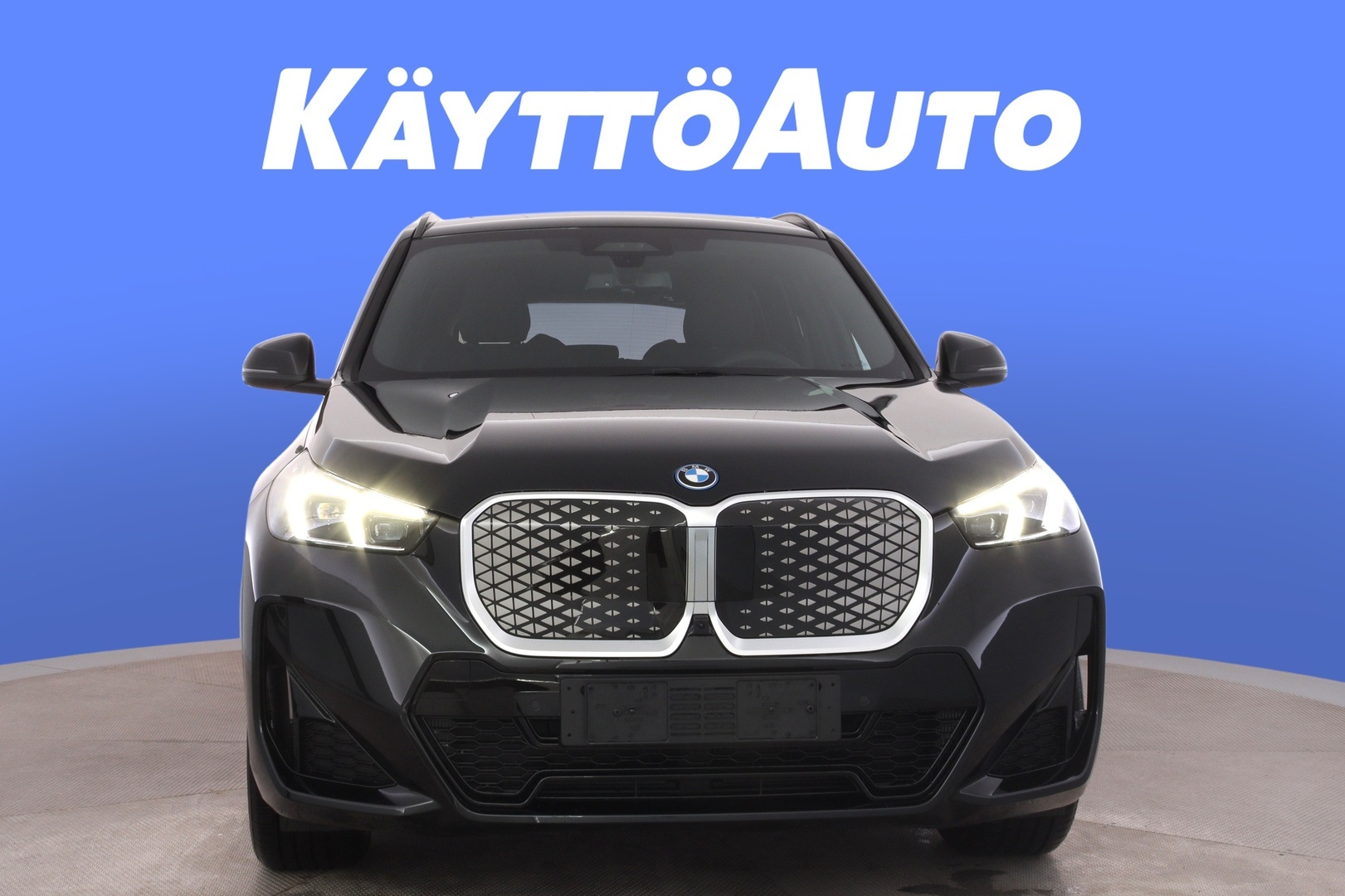 BMW iX1 8