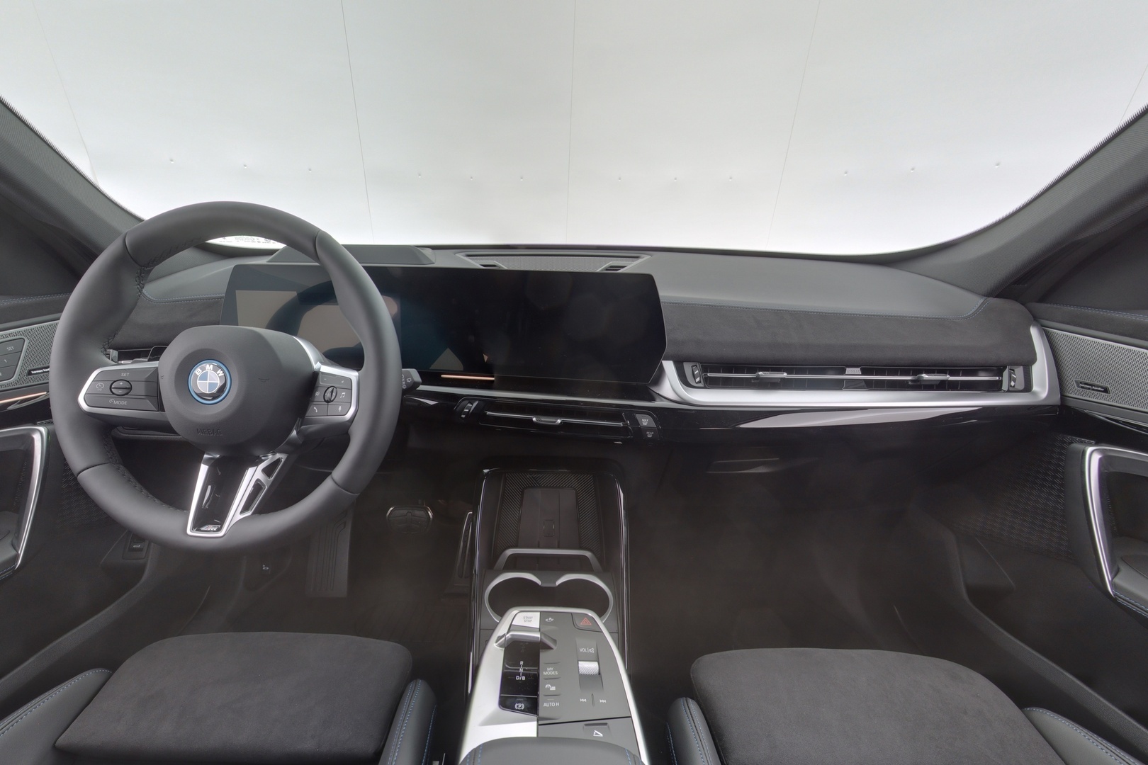 BMW iX1 9