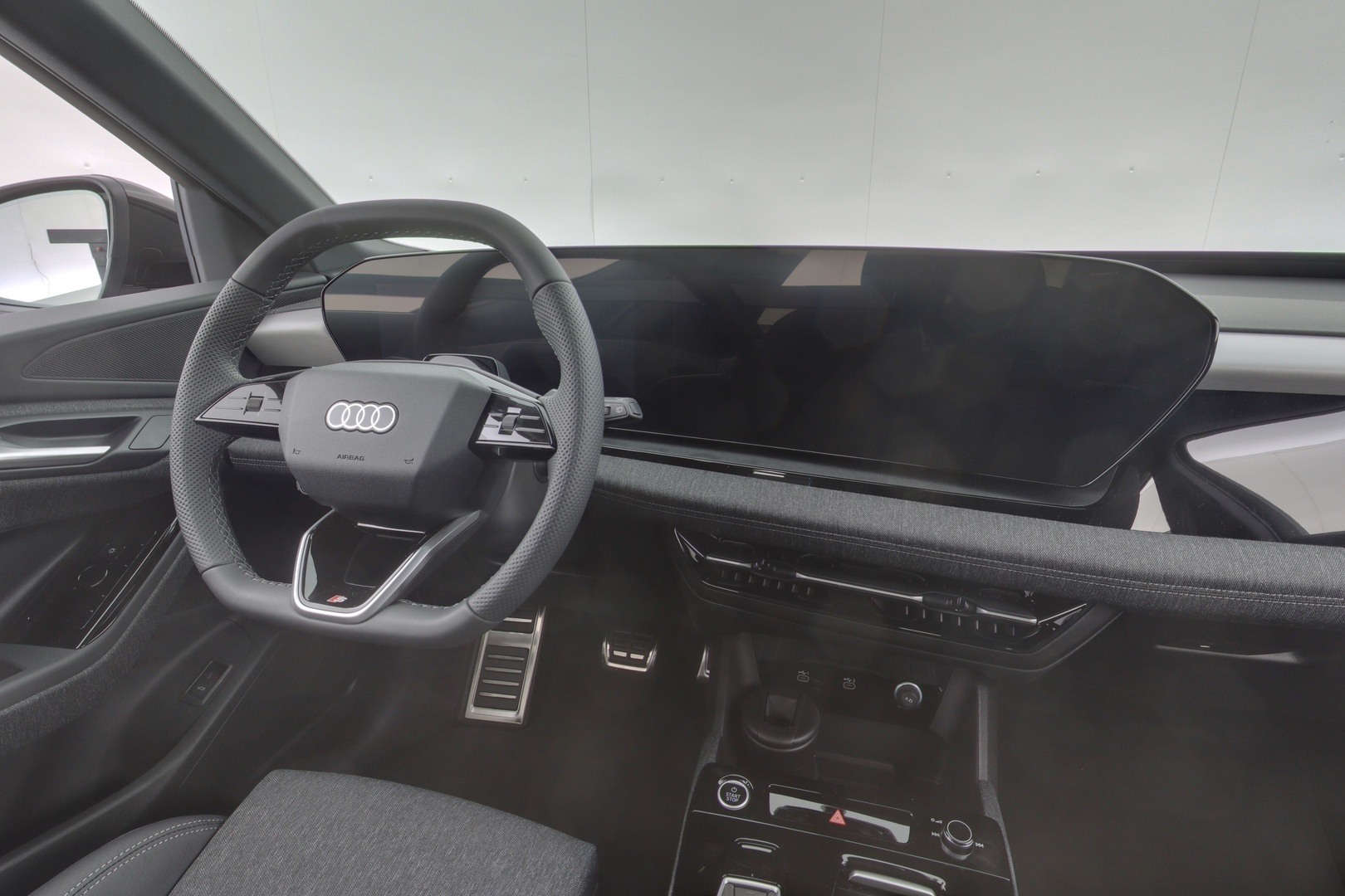 AUDI Q6 e-tron 10