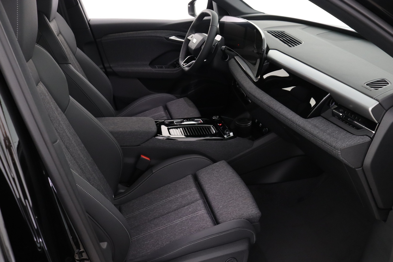 AUDI Q6 e-tron 17