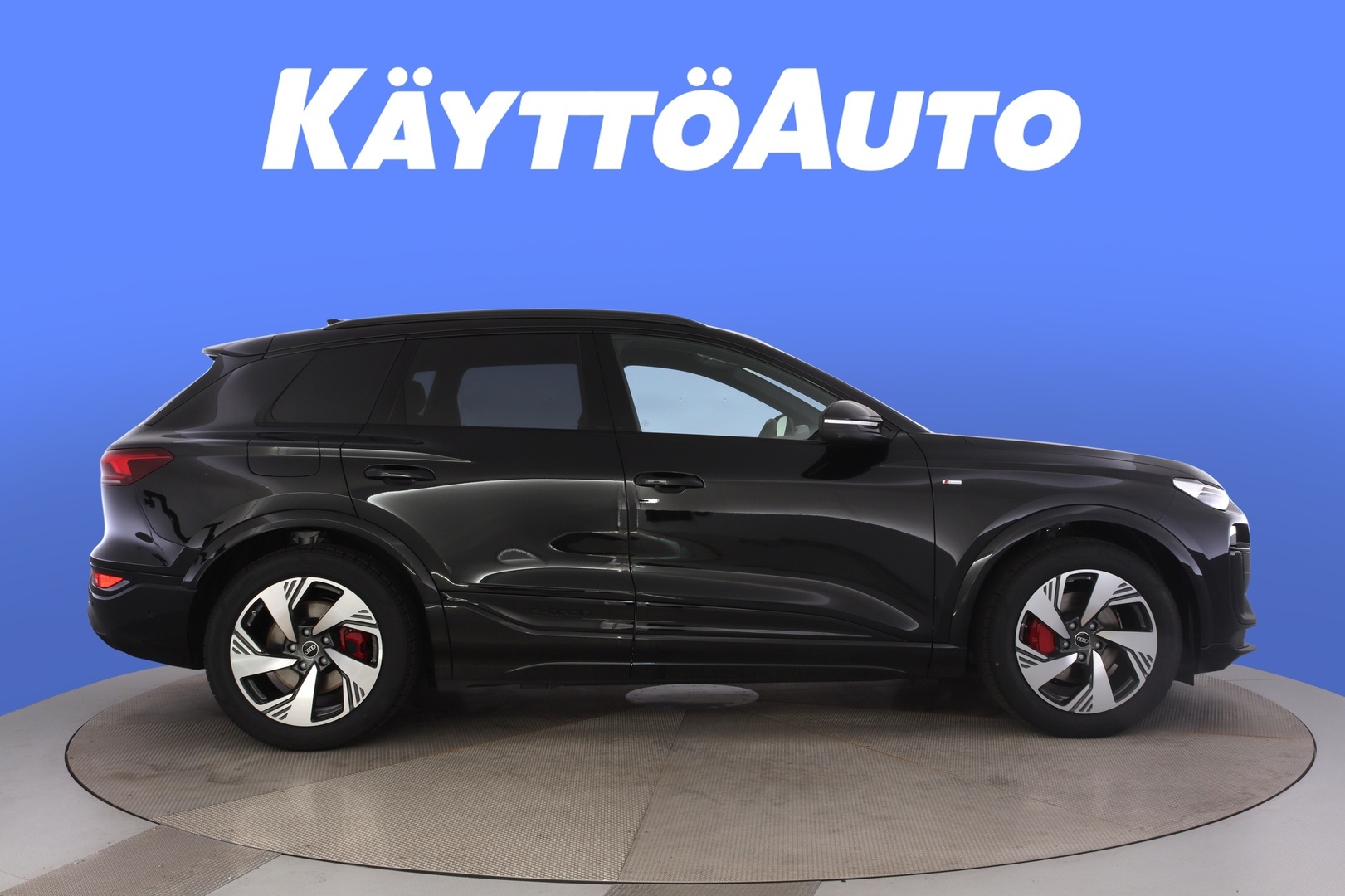 AUDI Q6 e-tron 6