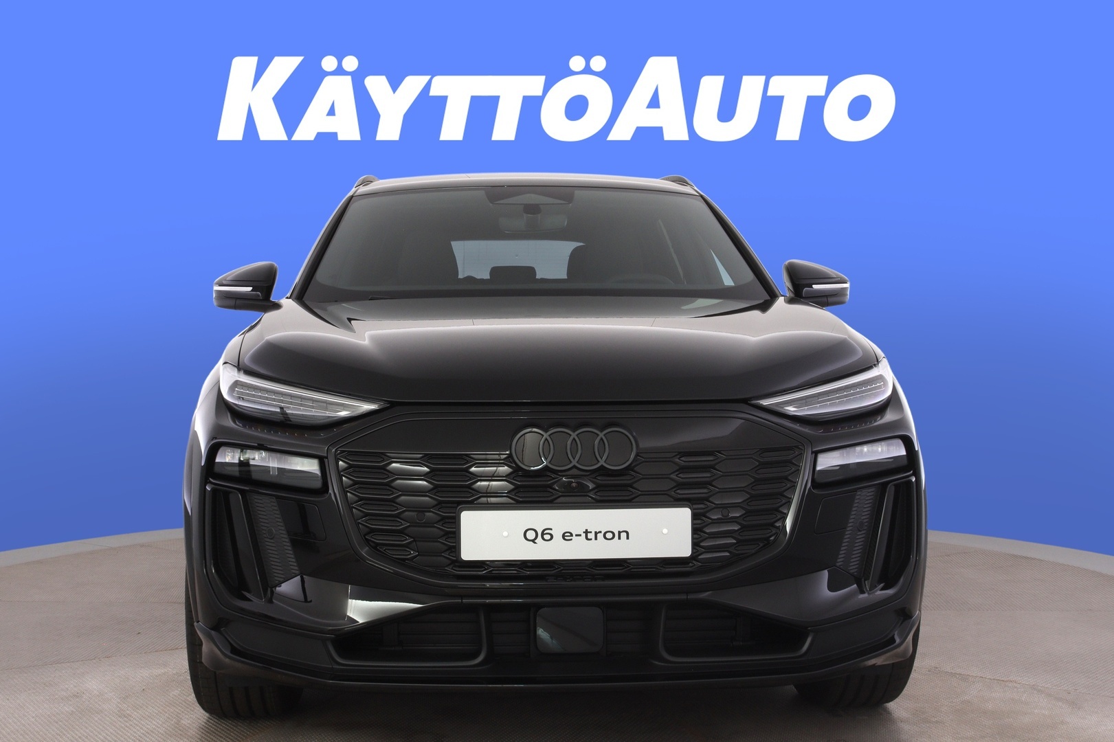 AUDI Q6 e-tron 8