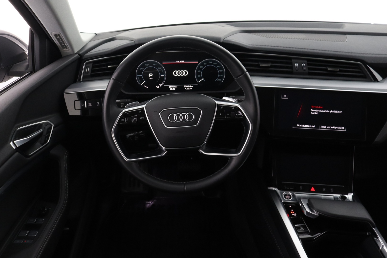 AUDI Q8 e-tron 14