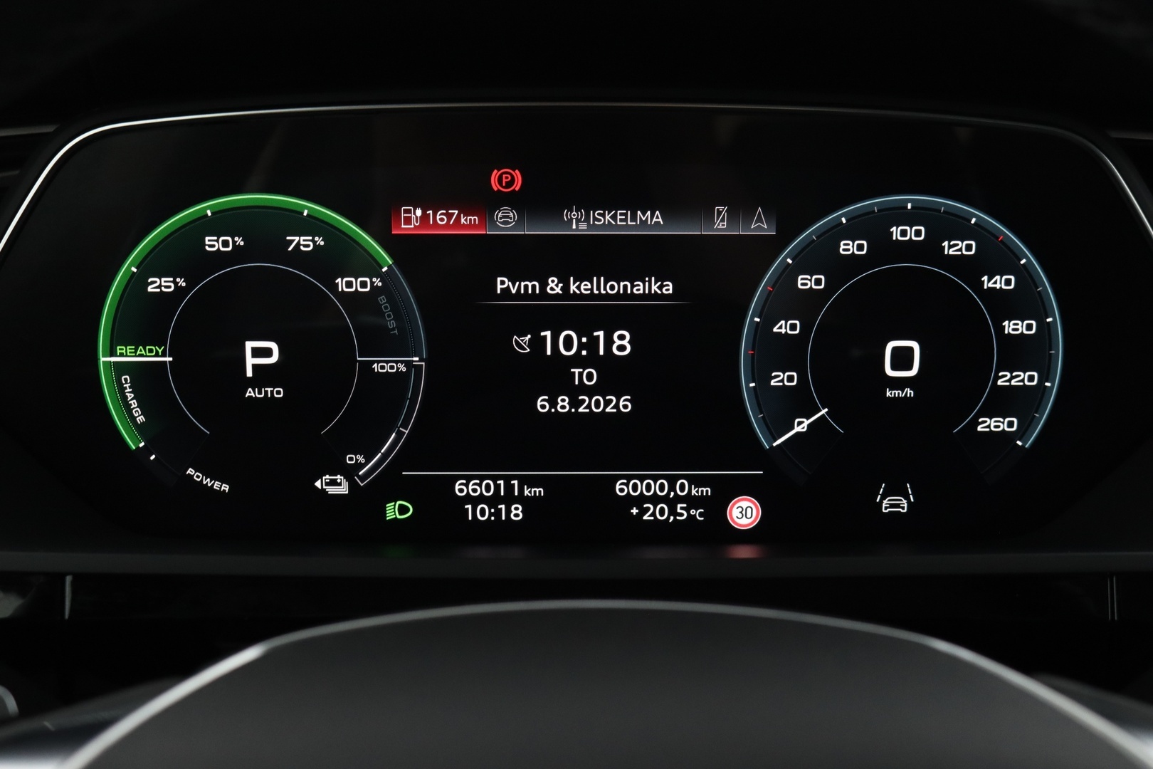 AUDI Q8 e-tron 15