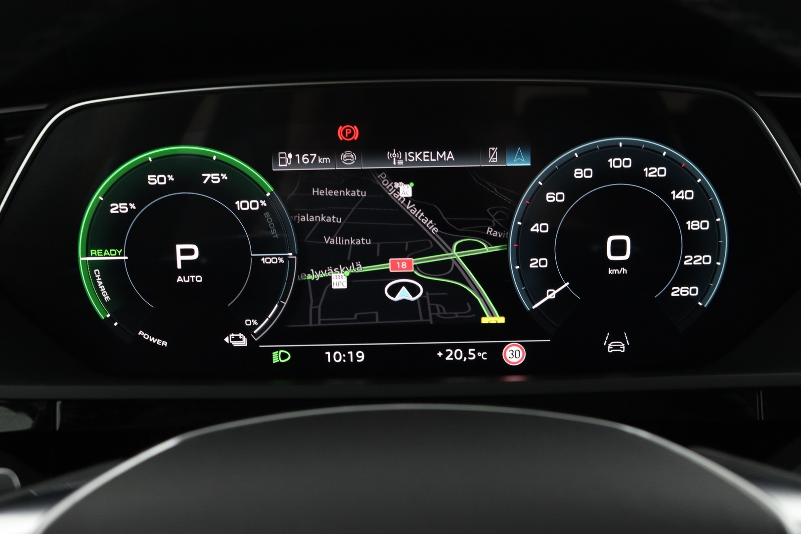 AUDI Q8 e-tron 17