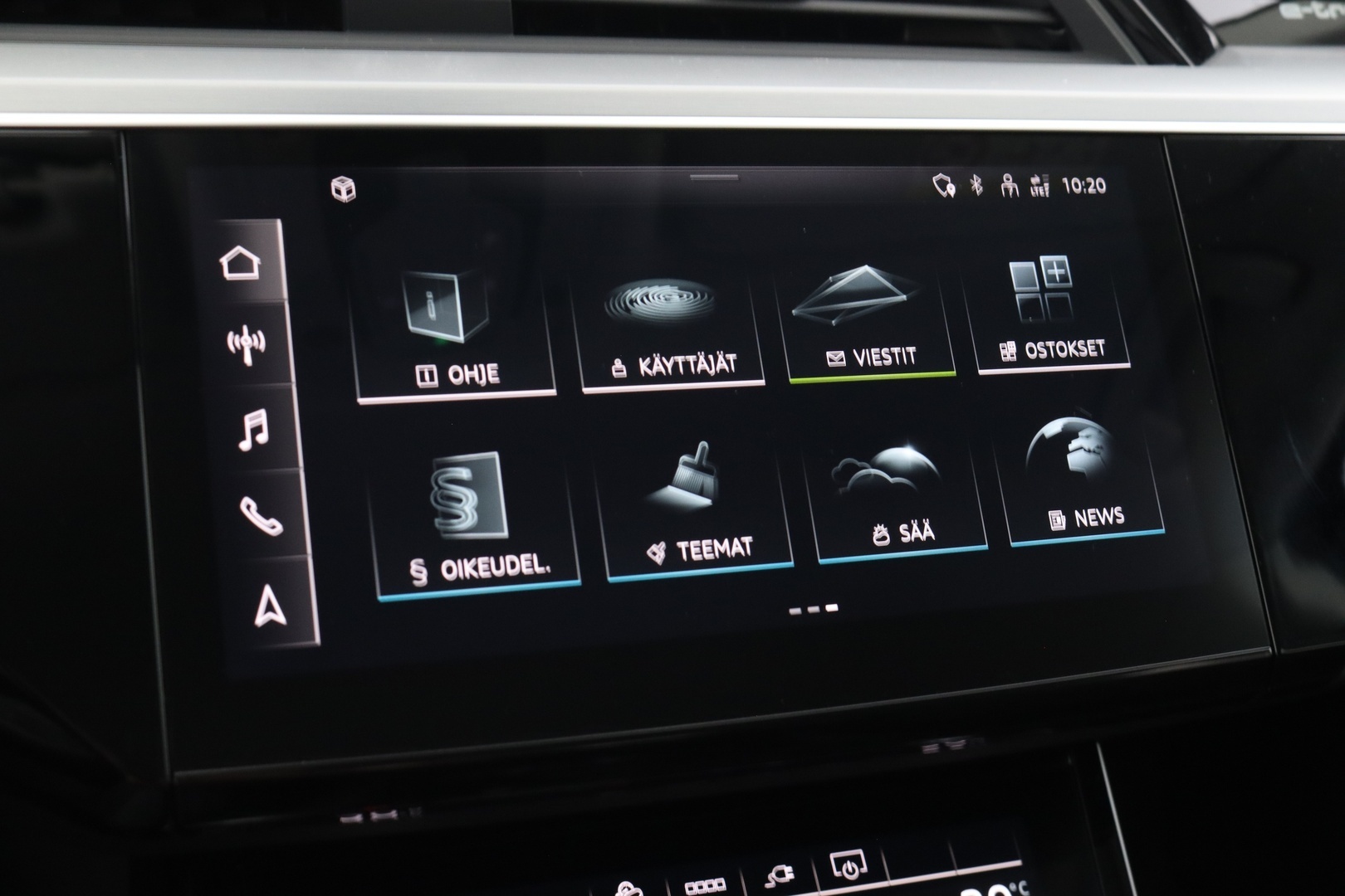 AUDI Q8 e-tron 26