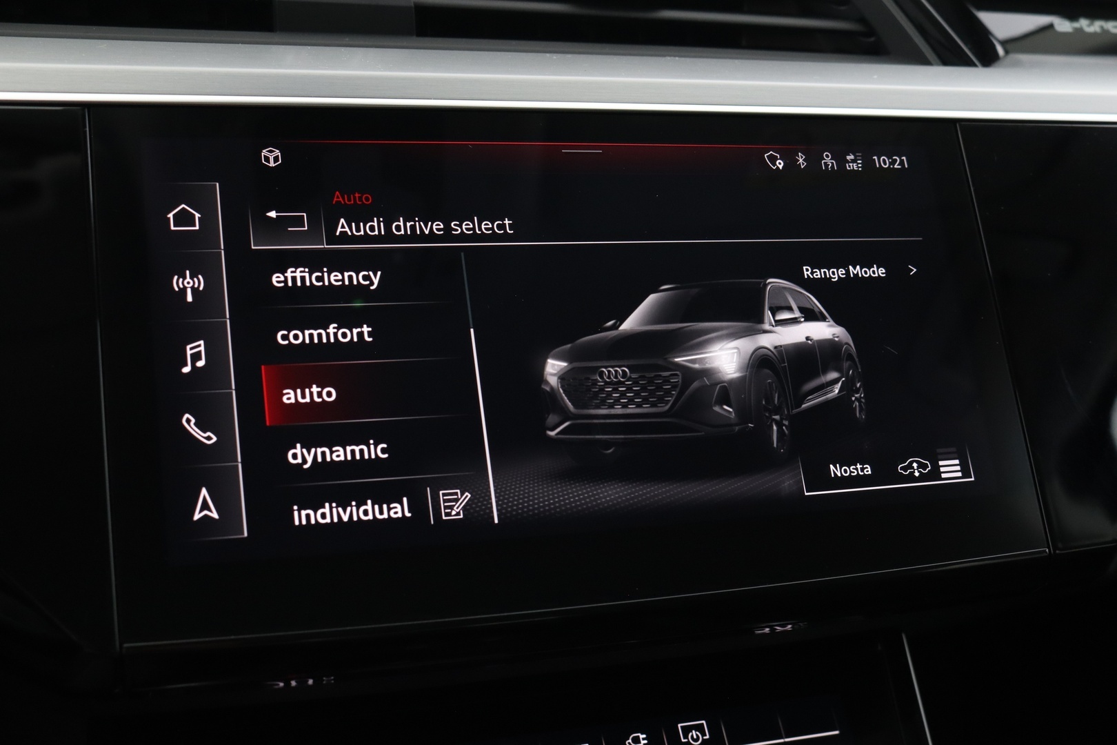 AUDI Q8 e-tron 33