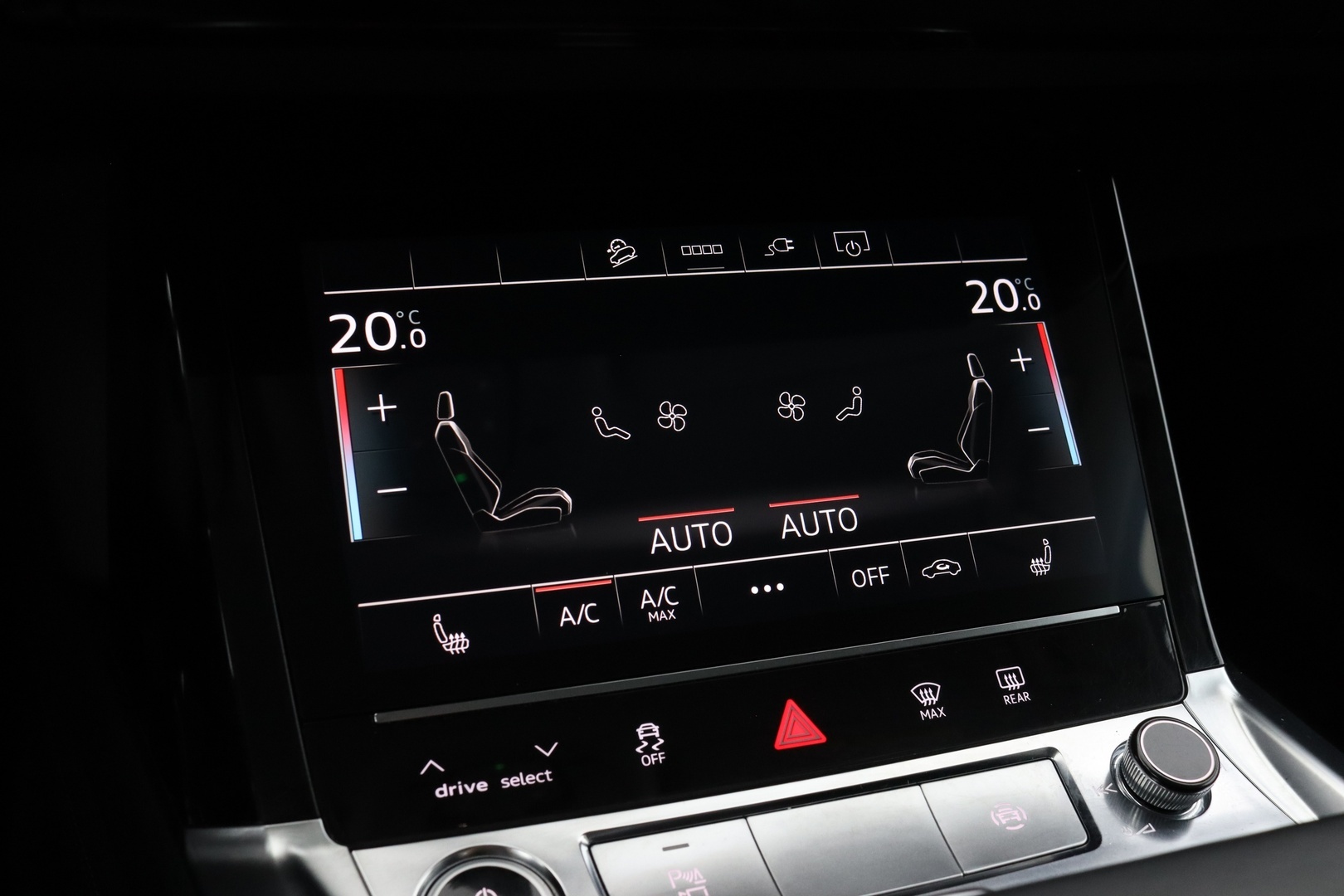 AUDI Q8 e-tron 34