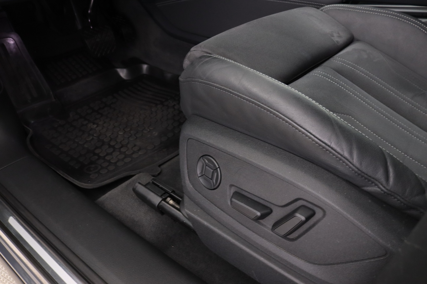 AUDI Q8 e-tron 36