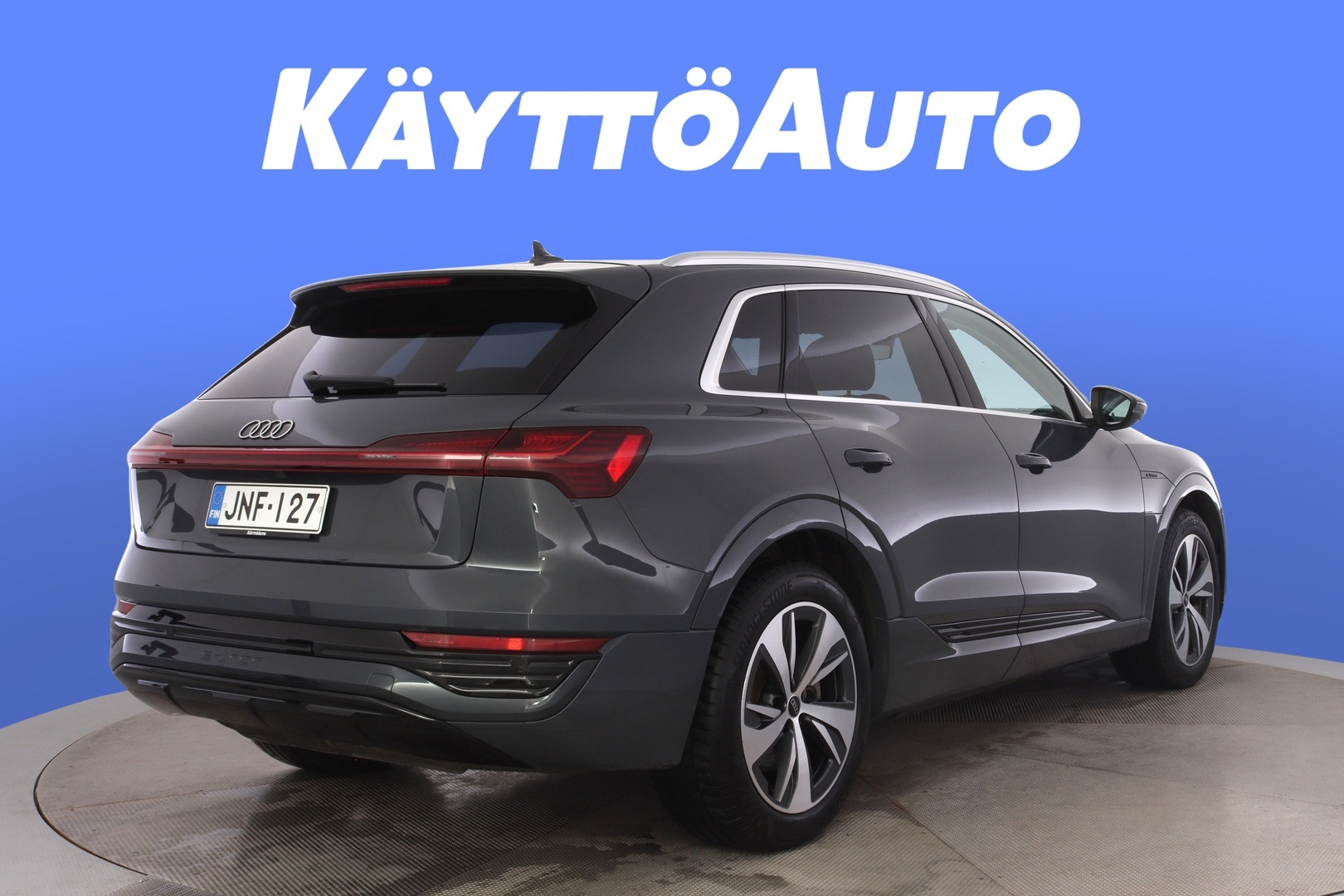 AUDI Q8 e-tron 5