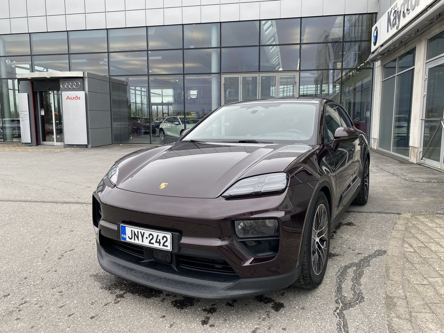 PORSCHE Macan 2025