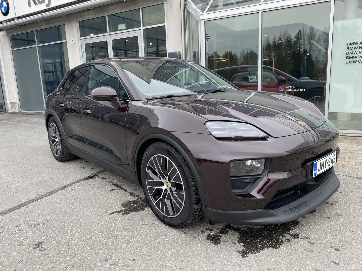 PORSCHE Macan 2025